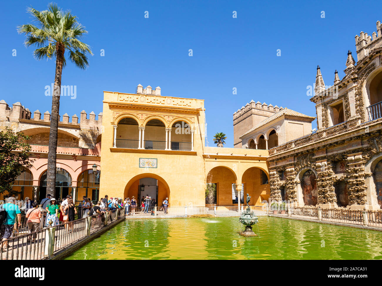La fontana di Mercurio nel Jardín del Estanque uno dei giardini del Real palazzo di Alcazar siviglia Spagna Siviglia Andalusia Spagna UE Europa Foto Stock