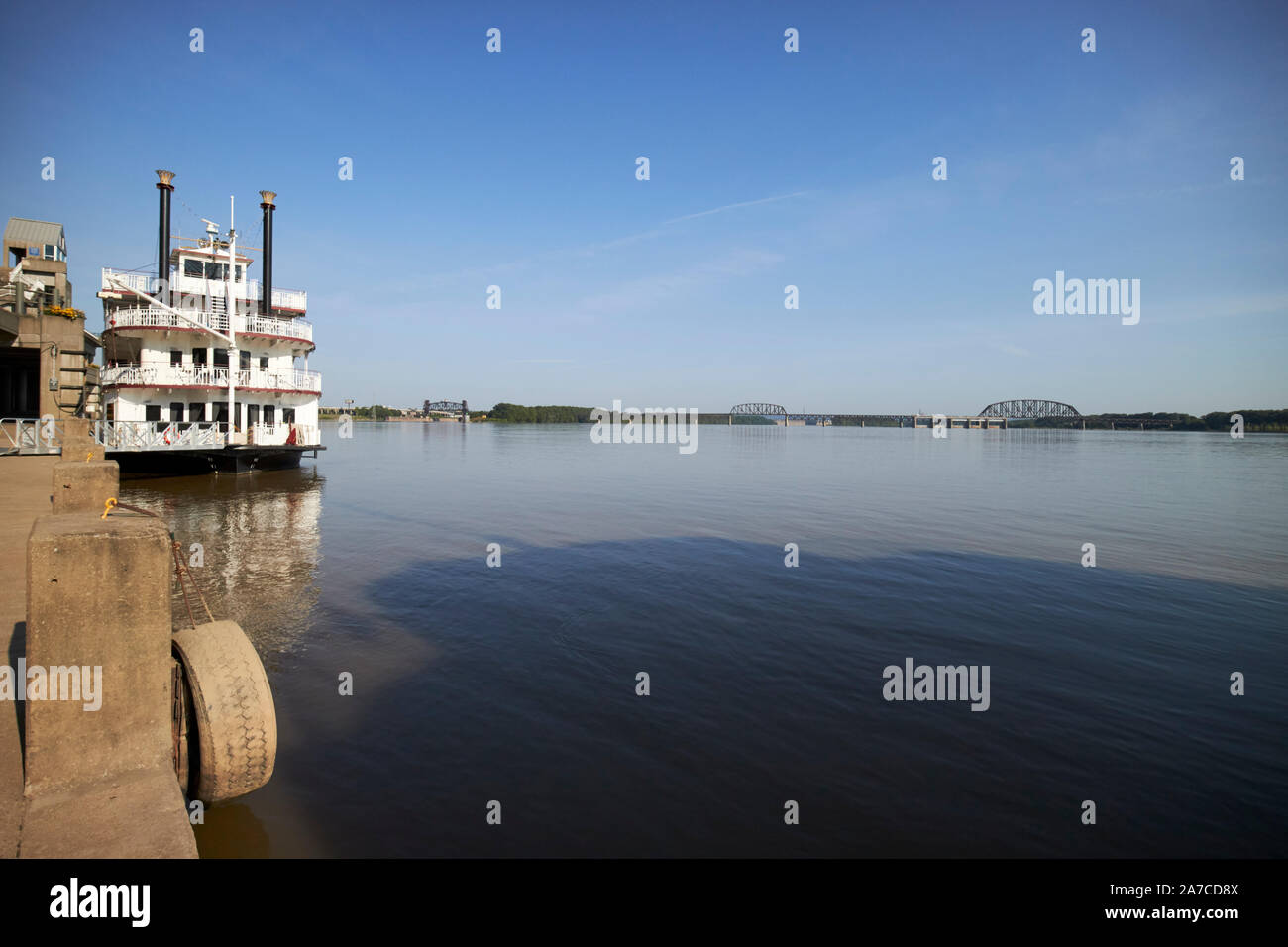 Il fiume Ohio e steamboat al riverfront plaza downtown wharf louisville kentucky NEGLI STATI UNITI Foto Stock