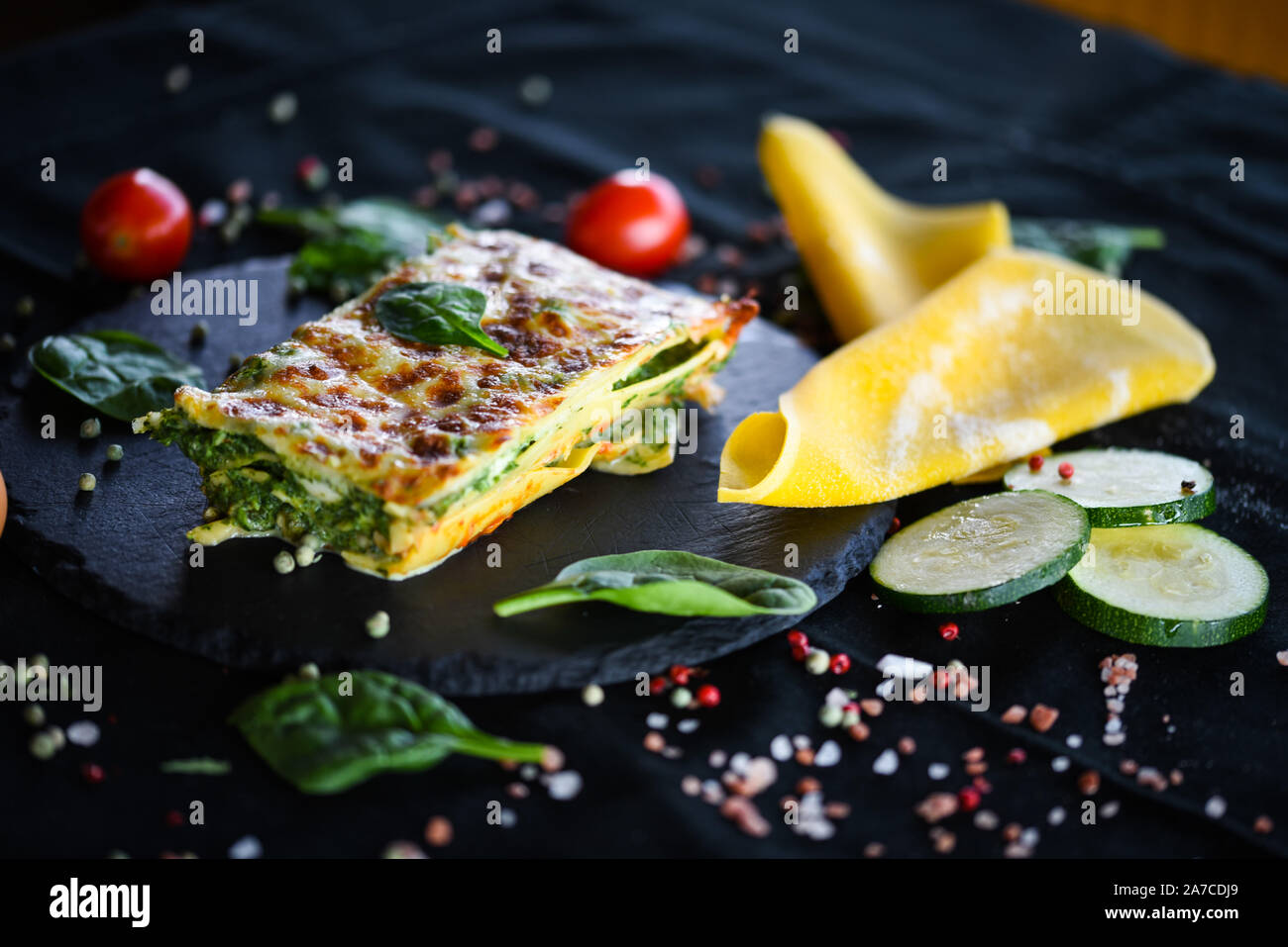deliziose lasagne fatte in casa - con ingredienti freschi dopo una tradizionale ricevuta italiana Foto Stock