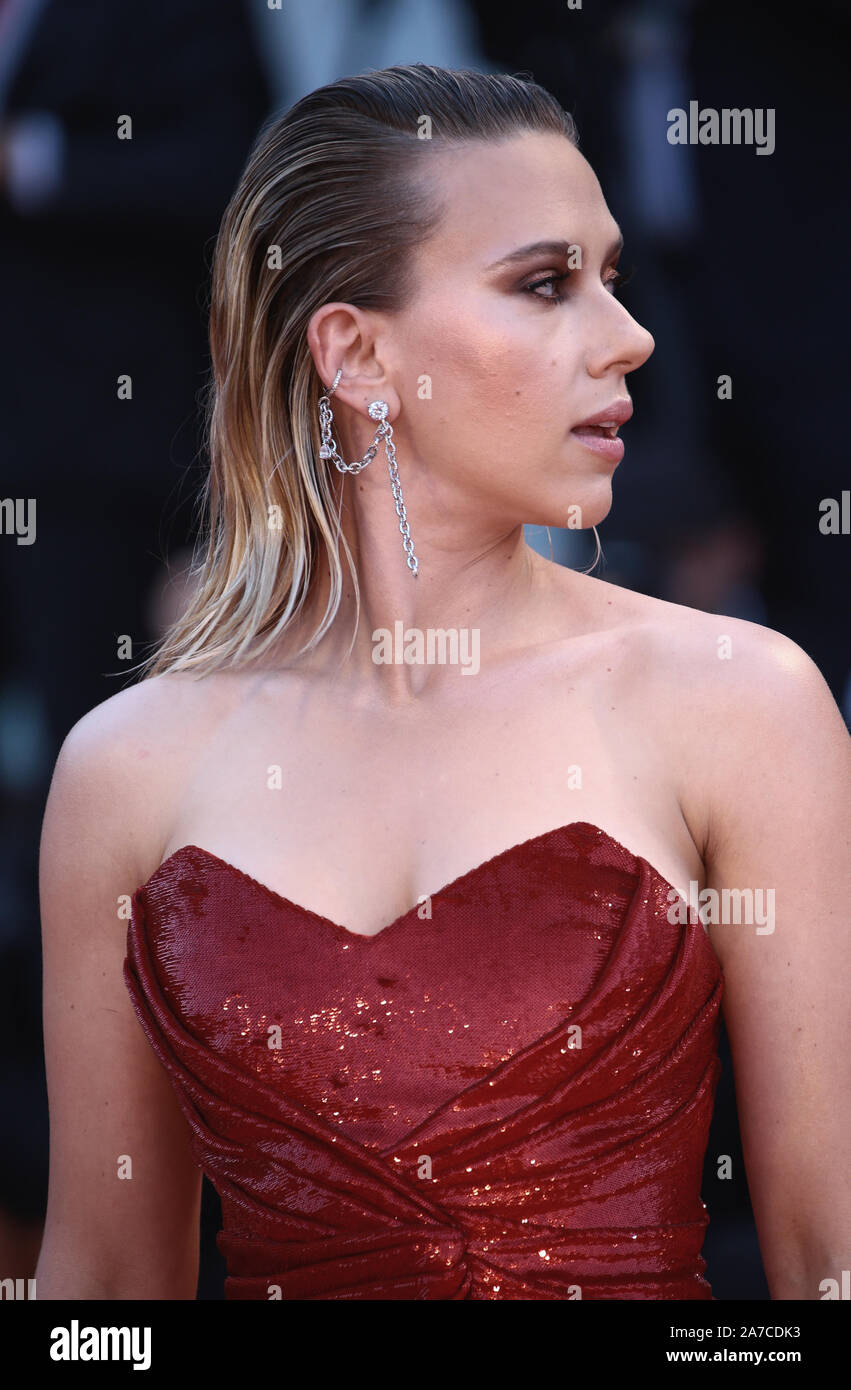 Venezia, Italia - agosto 29,2019: Scarlett Johansson passeggiate il tappeto rosso davanti al 'Matrimonio Story' lo screening durante il 76° Festival del Cinema di Venezia Foto Stock