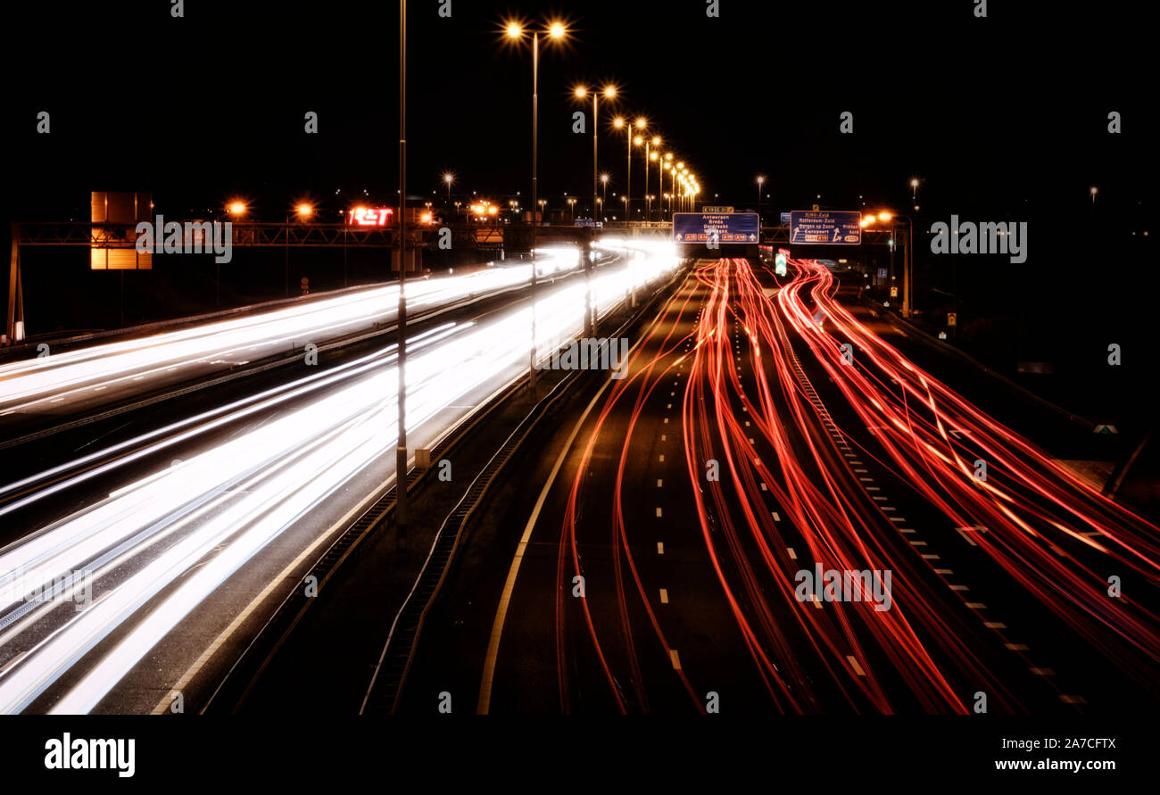 L'intersezione dell'autostrada A15/A16 Knooppunt Ridderkerk, Rotterdam, Paesi Bassi Foto Stock