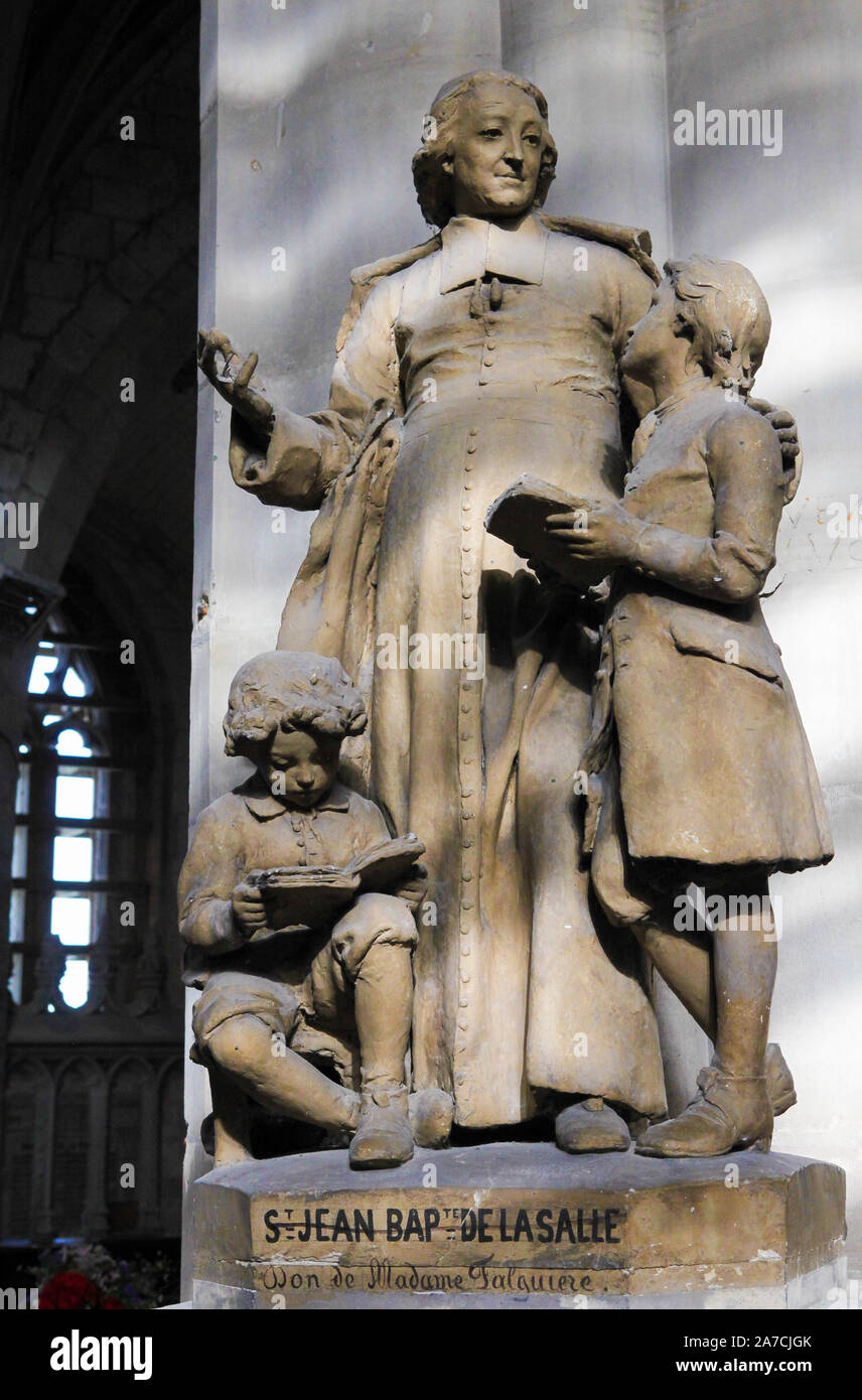 Statua che si trova nella chiesa di San Giacomo a Le Treport, Francia, di St Jean Baptiste de la Salle, santo della Chiesa Cattolica e il santo patrono per insegnante Foto Stock