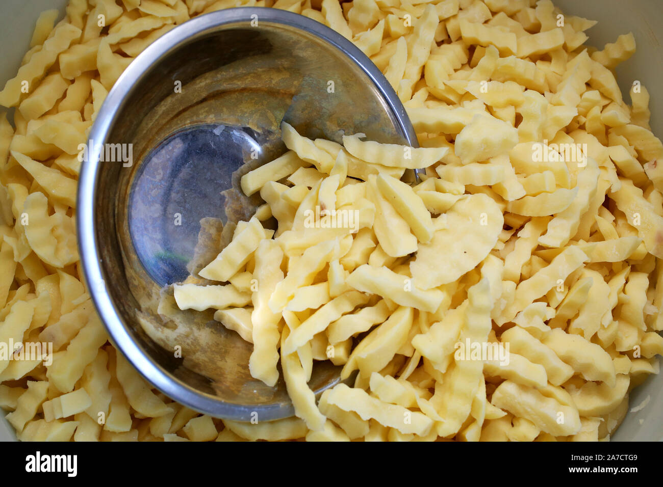 Viste generali di Harry's Fish & Chip shop a Chichester, West Sussex, Regno Unito. Foto Stock