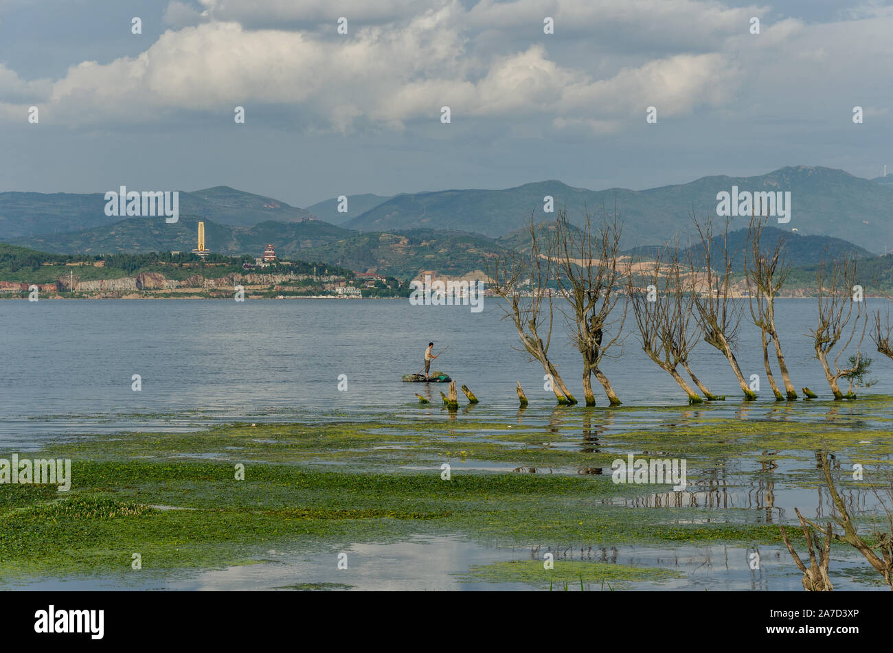 La pesca in lago ErHai, Dali, Yunnan, Cina Foto Stock