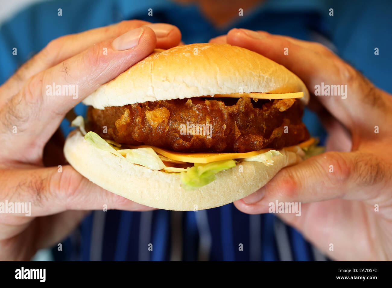 Viste generali di Harry's Fish & Chip shop a Chichester, West Sussex, Regno Unito. Foto Stock