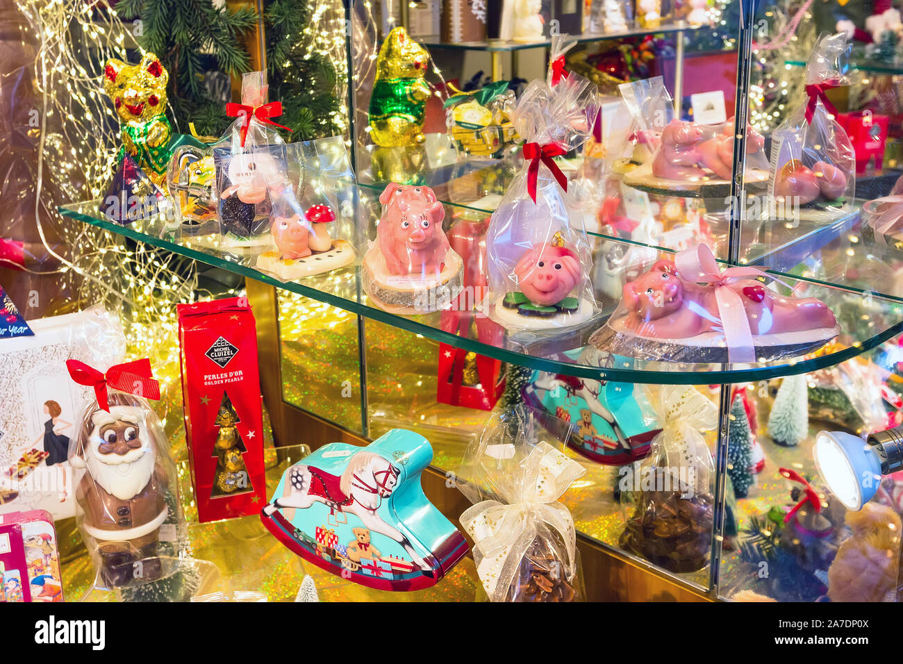 Salisburgo, Austria - 25 dicembre 2016: Natale assortimento di dolci in negozio tradizionale Foto Stock