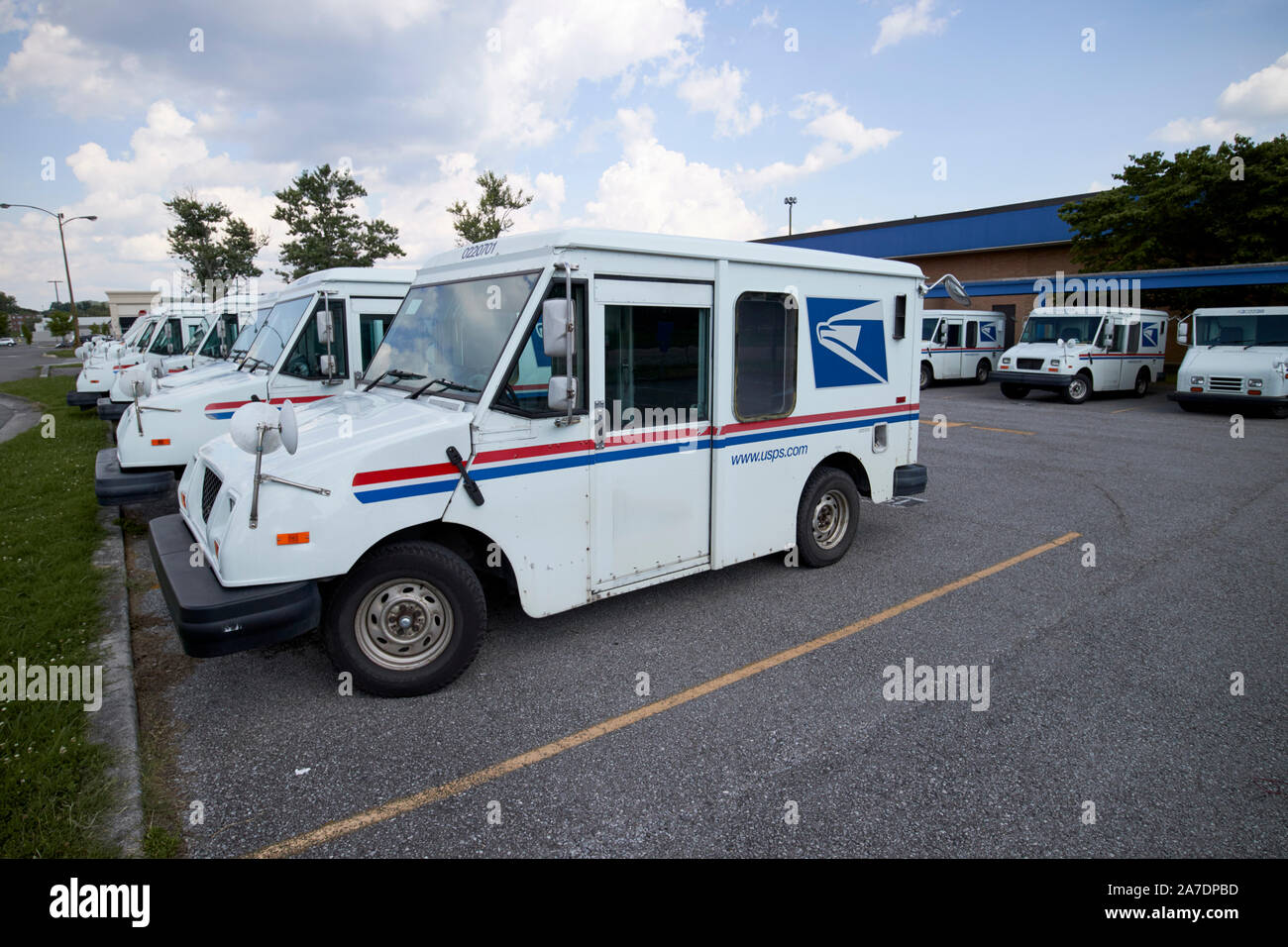 Fila di grumman llv United States Postal service delivery usps autocarri leggeri Oak Ridge tennessee USA Foto Stock