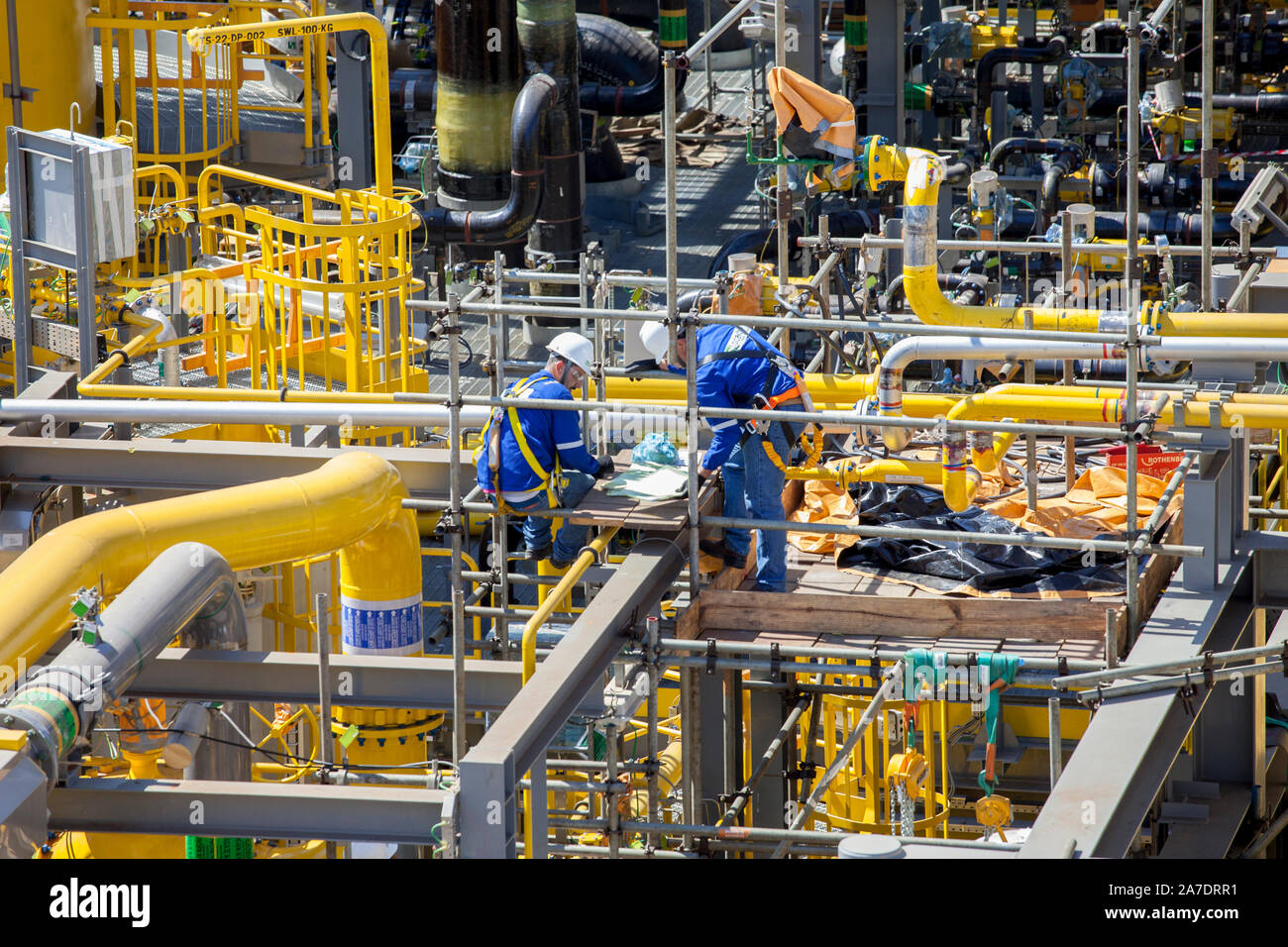 Cantiere navale nella baia di Rio de Janeiro per il gruppo dei grandi del petrolio e del gas navi oceaniche che effettuano il trasporto di attrezzature veliche Foto Stock