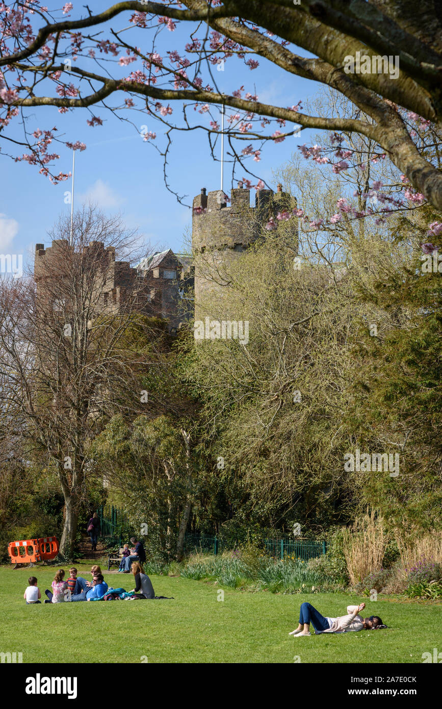 Il Castello di Malahide, Dublino, Irlanda- Aprile 06, 2015: Il Castello di Malahide & Gardens è un bellissimo e storico castello medievale di Dublino Foto Stock