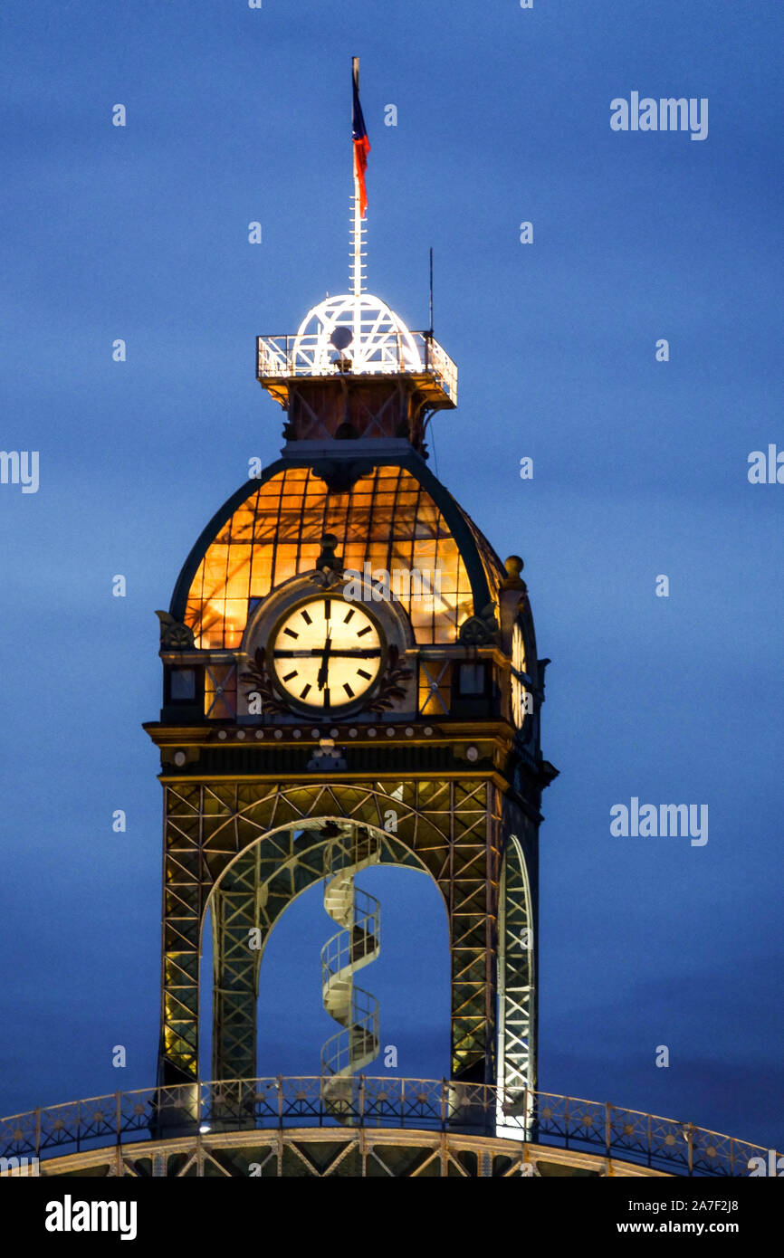 Costruzione Art Nouveau di Praga, Torre dell'Orologio Palazzo industriale 1891, Bubenec Praga Foto Stock