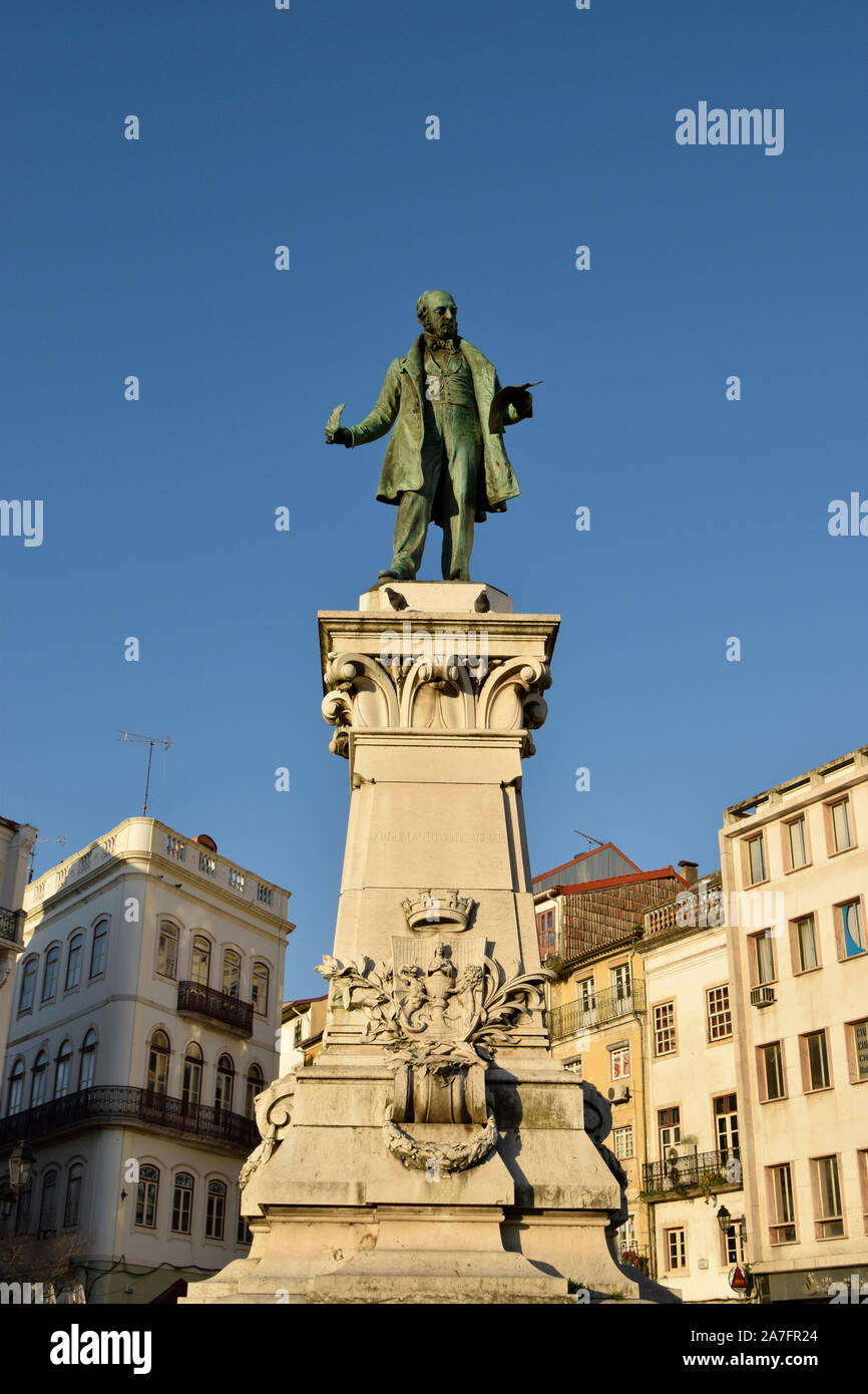 La statua del politico carlista Joaquim Antonio de Aguiar (1792-1884) in Coimbra Portogallo Foto Stock