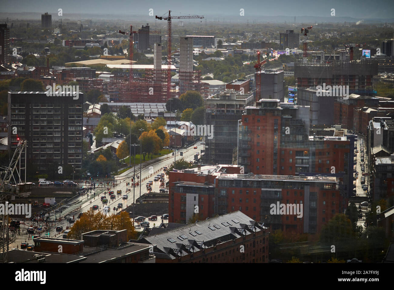 Manchester Castlefield con Chester road roundabout e edifici di appartamenti Foto Stock