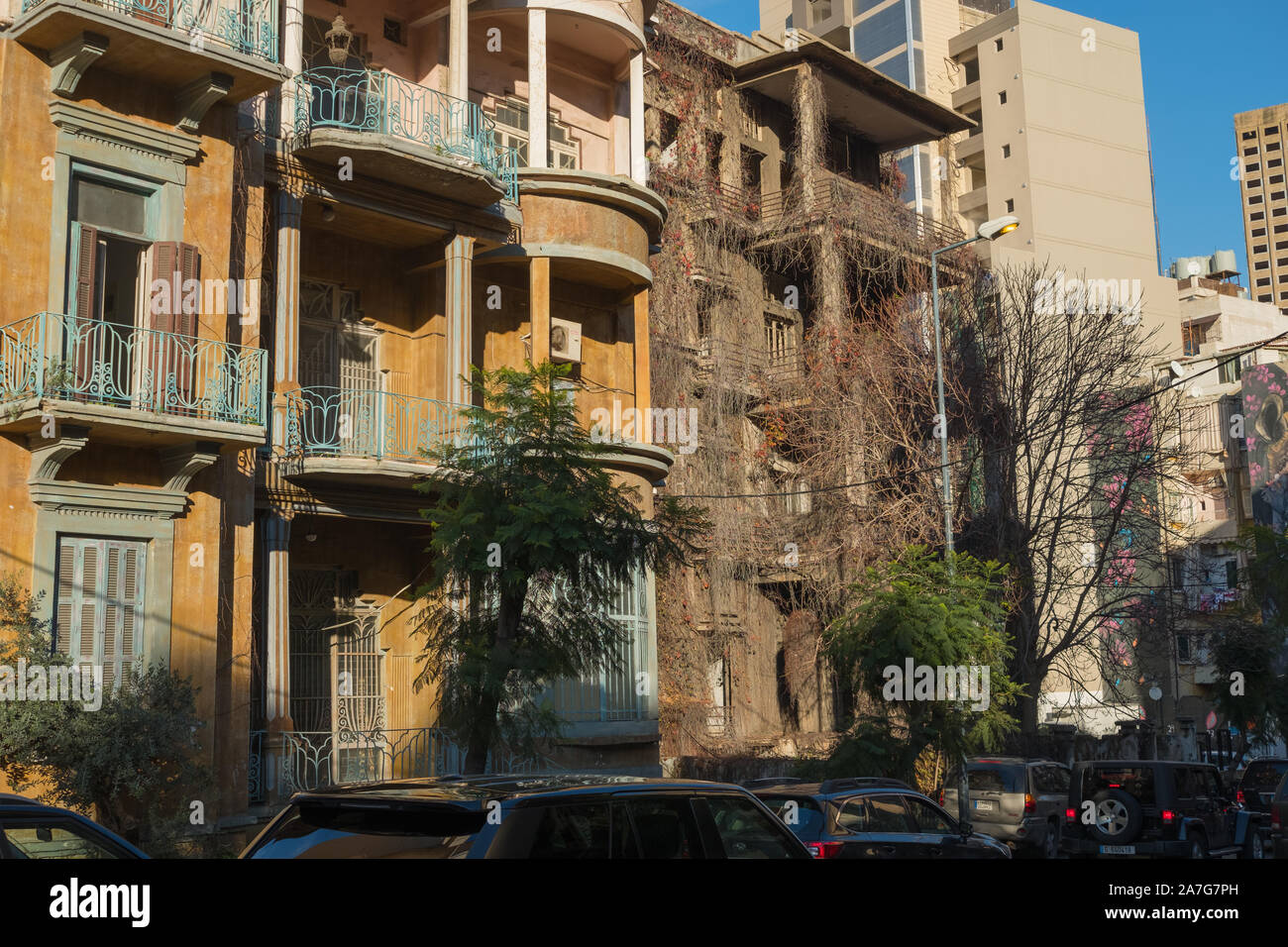 Gli edifici di vecchia costruzione, Spears Street, Beirut, Libano Foto Stock