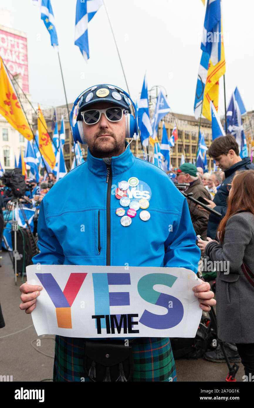 George Square, Glasgow, Scotland, Regno Unito. 2° Nov, 2019. " Il Silenzio " Clansman presso l'indipendenza rally, Glasgow, Credito: Kay Roxby/Alamy Live News Foto Stock