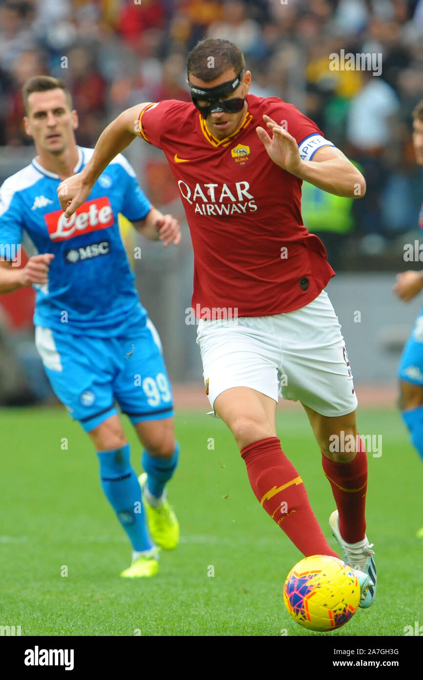 Roma, Italia, 02 Nov 2019, edin dzeko (roma) durante la AS Roma vs Napoli - Calcio italiano di Serie A uomini campionato - Credito: LPS/Renato Olimpio/Alamy Live News Foto Stock