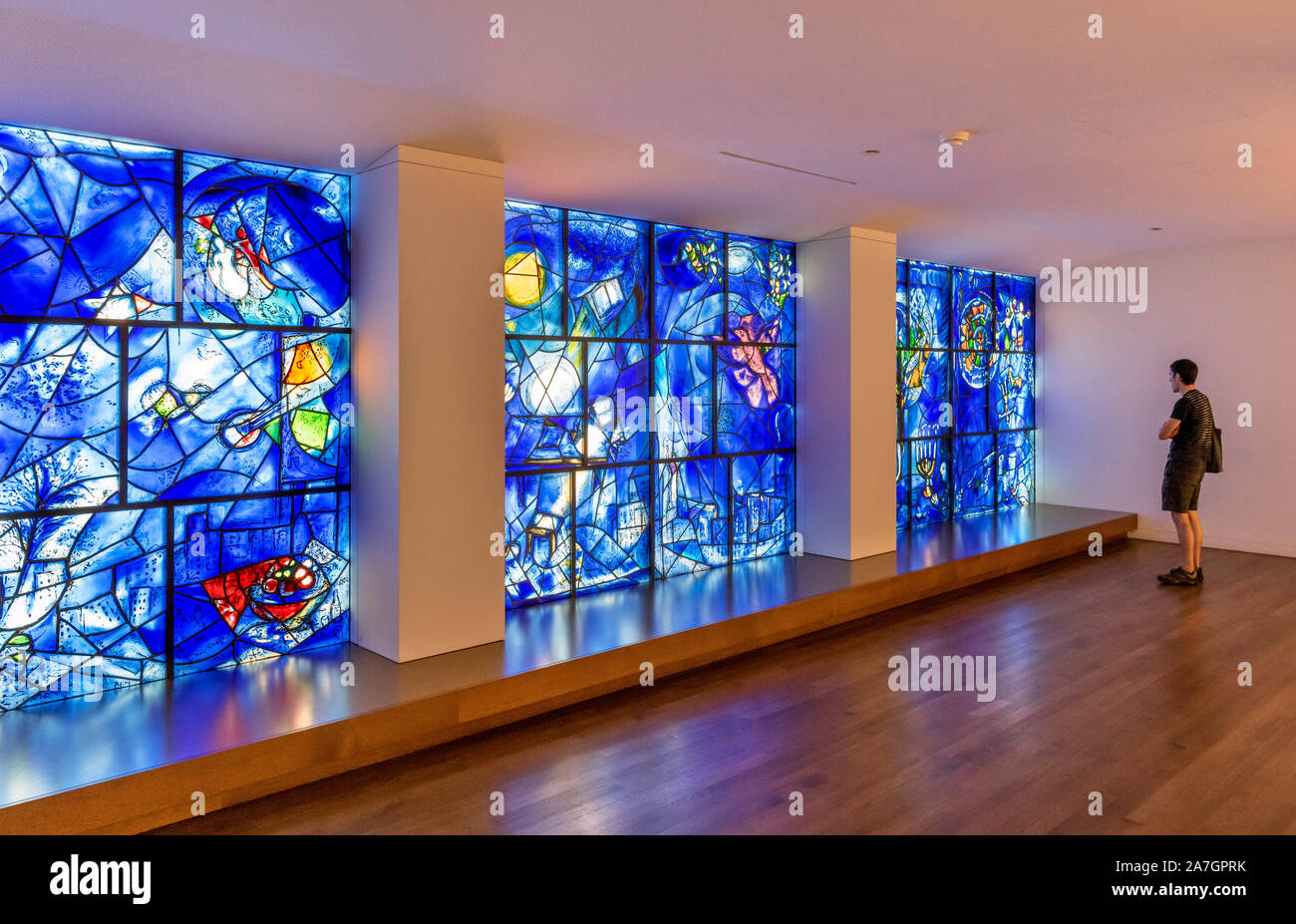 America Windows, finestre di vetro macchiate di Marc Chagall (1887-1985), 1977. Art Institute of Chicago, Chicago, Illinois, Stati Uniti d'America. Foto Stock
