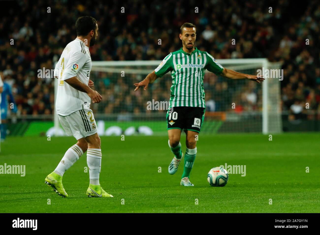 Madrid, Spagna. 2° Nov, 2019. SERGIO CANALESDURING partita del Real Madrid contro il Real Betis a Santiago Bernabeu Stadium. Sabato 2 novembre 2019 Credit: CORDON PREMERE/Alamy Live News Foto Stock