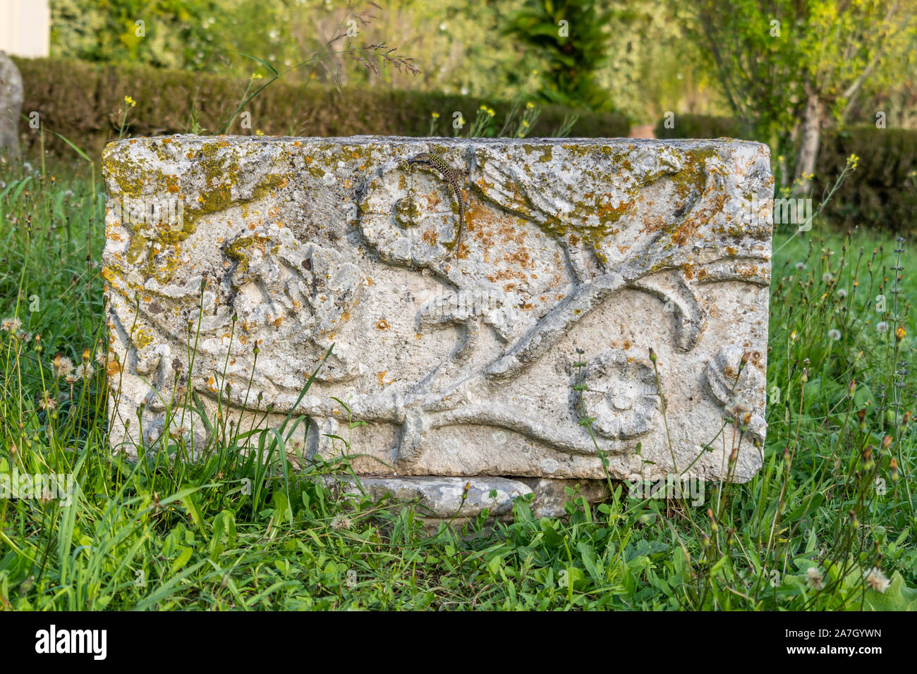 I resti dell'anfiteatro romano situato nell'antica Capua, Caserta, Italia meridionale. Foto Stock