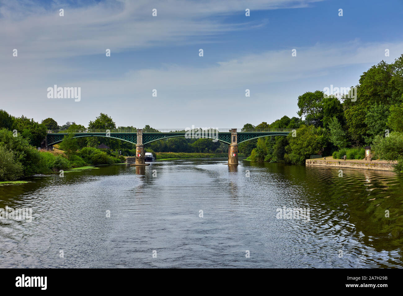 Immagine del La Vilaine River e il bridge Port de la Roche, Bretagna Francia Foto Stock