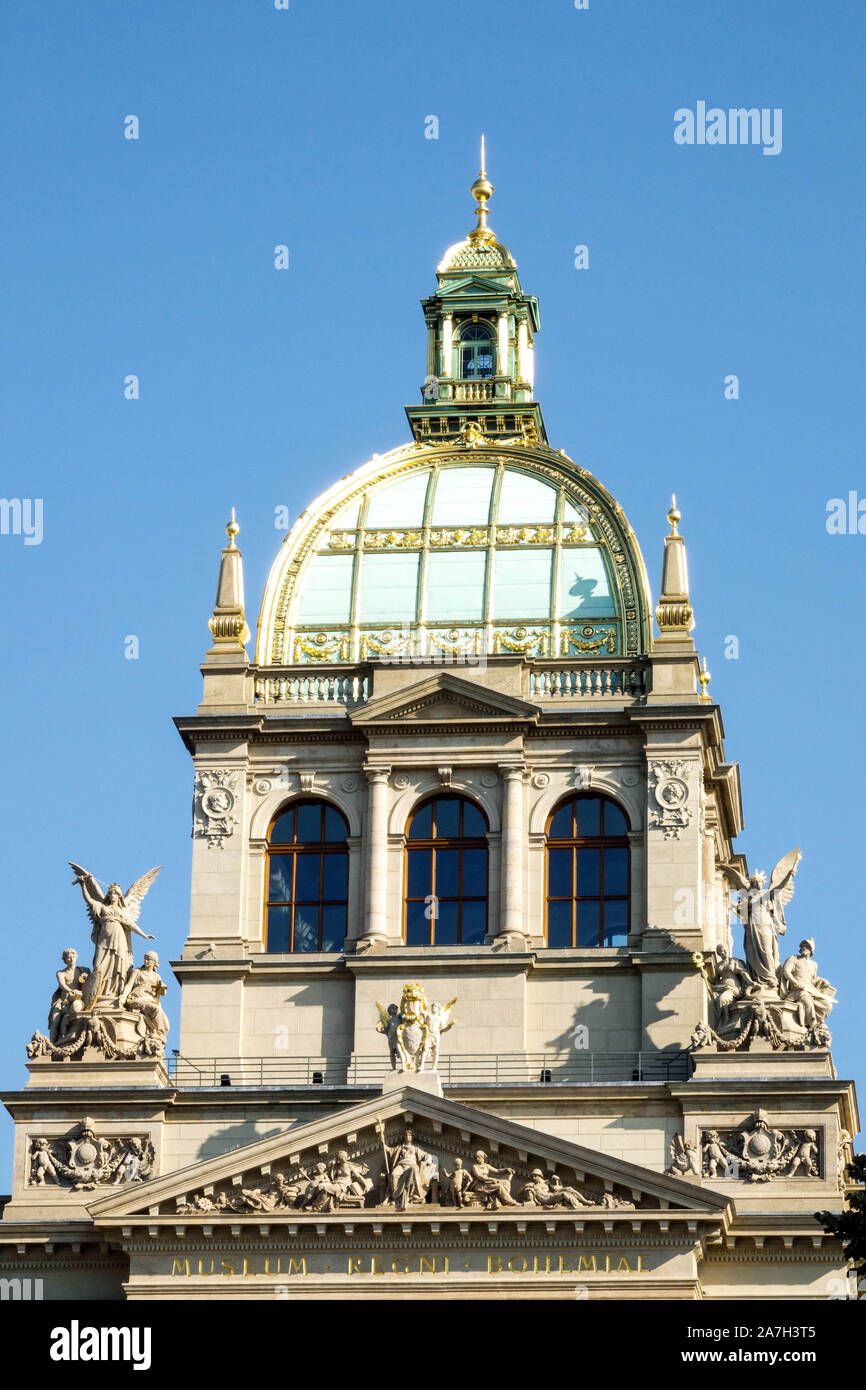 La cupola del Museo Nazionale di Praga Repubblica Ceca Foto Stock