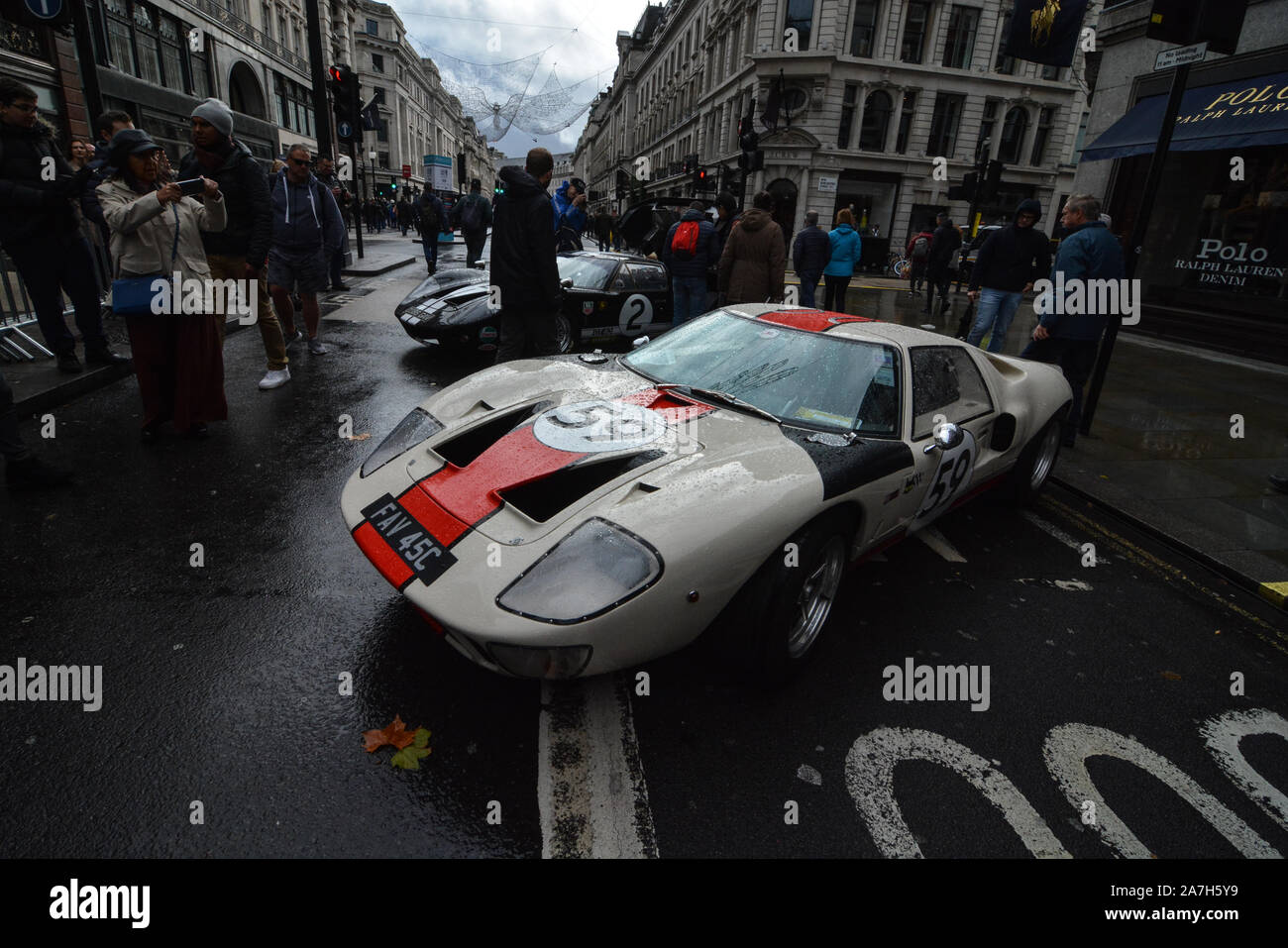 Londra, Regno Unito. 02Nov, 2019. London Regent Street è stata pedonalizzata il 2 novembre per l'annuale Regent Street Motor Show, un fantastico display del vintage, veterano, classiche e moderne vetture. (Foto di Laura Chiesa/Pacific Stampa) Credito: Pacific Press Agency/Alamy Live News Foto Stock