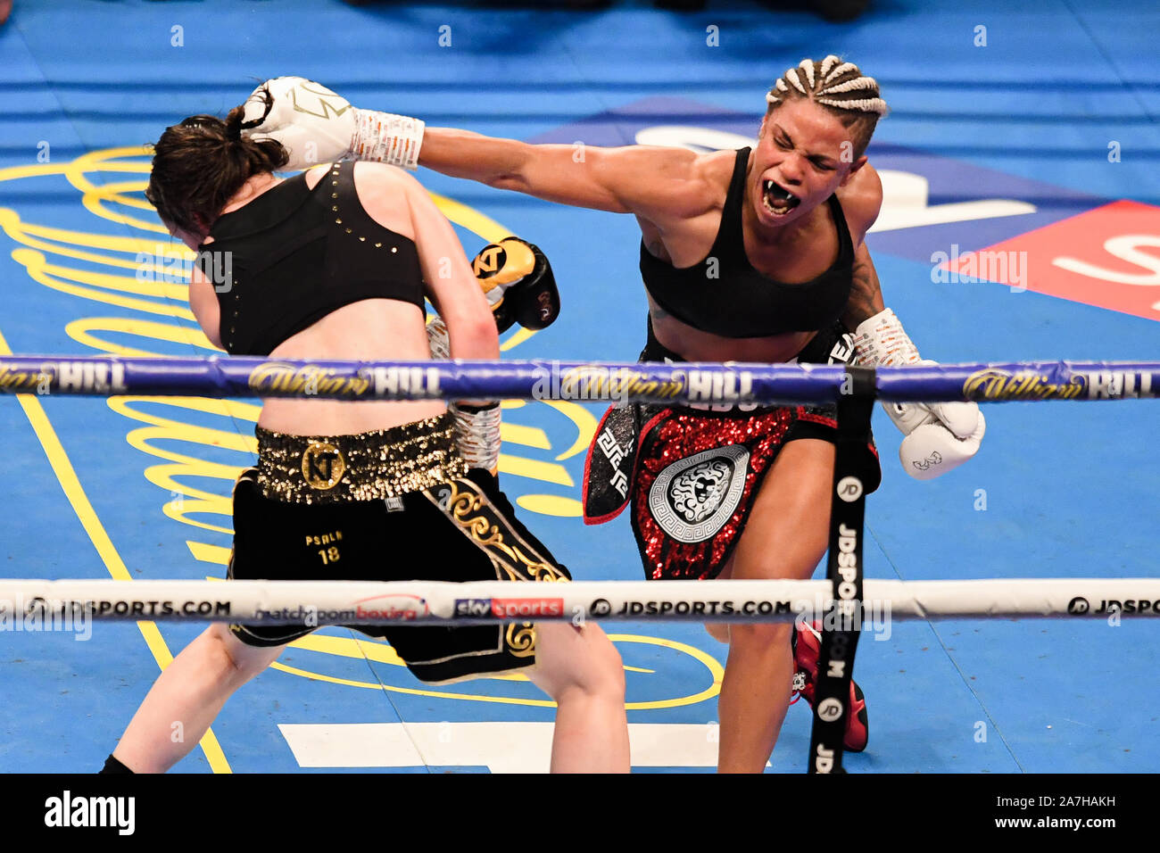 Manchester, Regno Unito. 02Th Nov, 2019. Katie Taylor vs Christina Linardatou - WBO Super-Lightweight Mondiale Campionato a Manchester Arena di Sabato, 02 novembre 2019 a Manchester Regno Unito. Credito: Taka G Wu/Alamy Live News Foto Stock