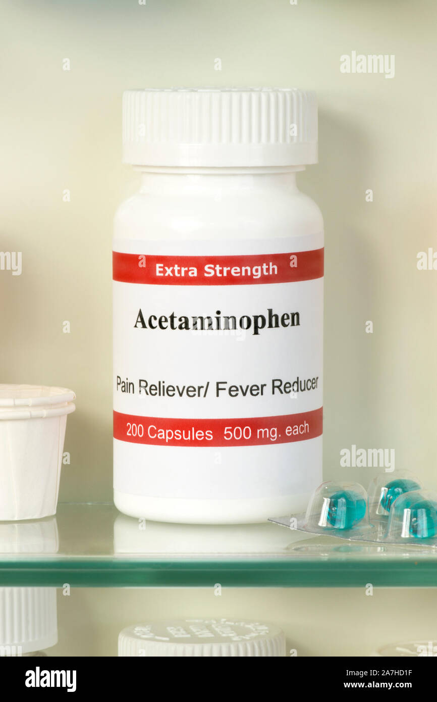 Generic Acetaminophen bottiglia sul ripiano in vetro in medicina home armadio. Foto Stock