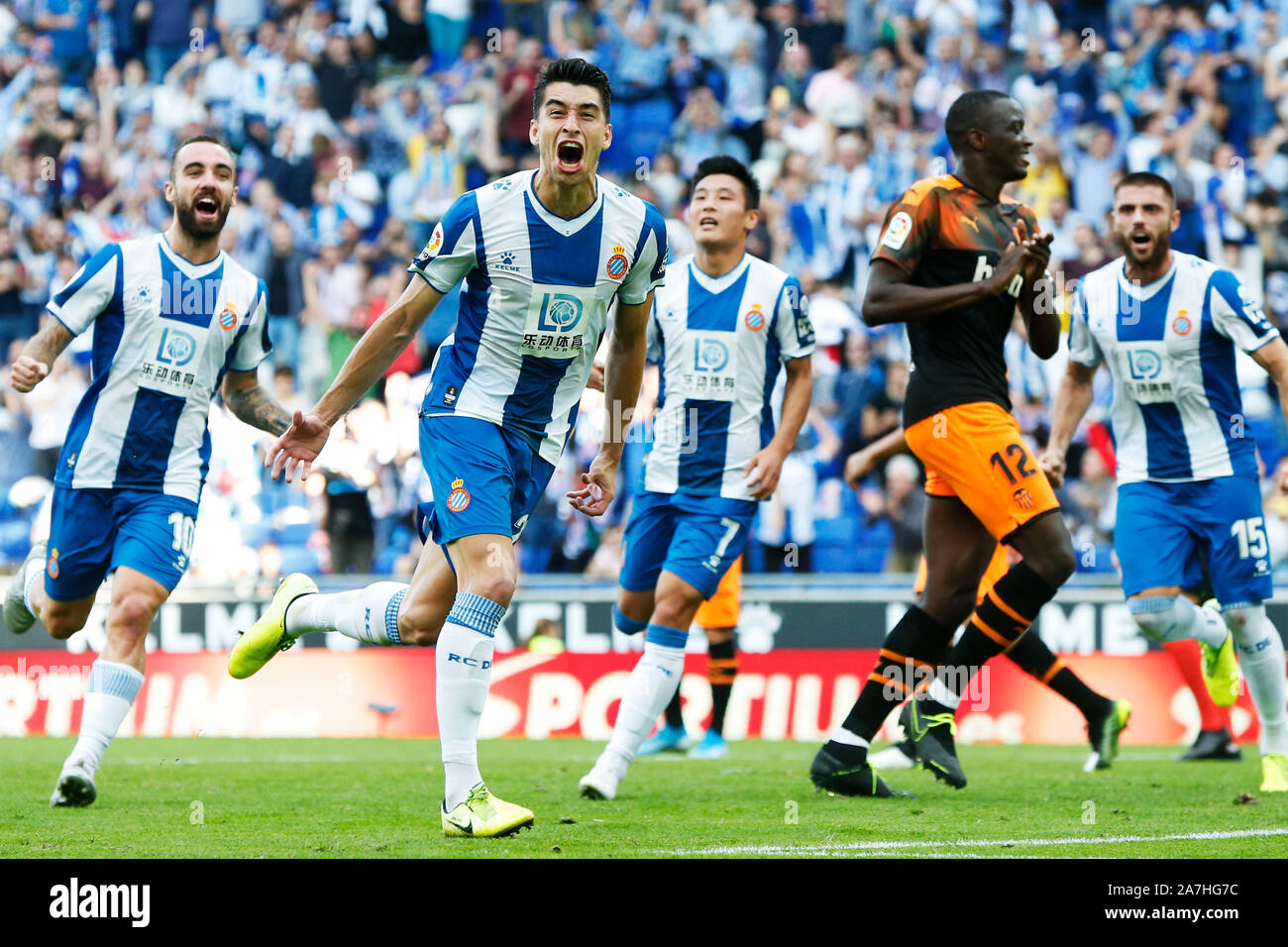 A Cornella de Llobregat, Spagna. Credito: D. 2° Nov, 2019. Marc Roca (Espanyol) Calcio/Calcetto : Spagnolo Primera Division "Liga Santander' match tra RCD Espanyol 1-2 Valencia CF A RCDE Stadium di Cornella de Llobregat, Spagna. Credito: D .Nakashima/AFLO/Alamy Live News Foto Stock