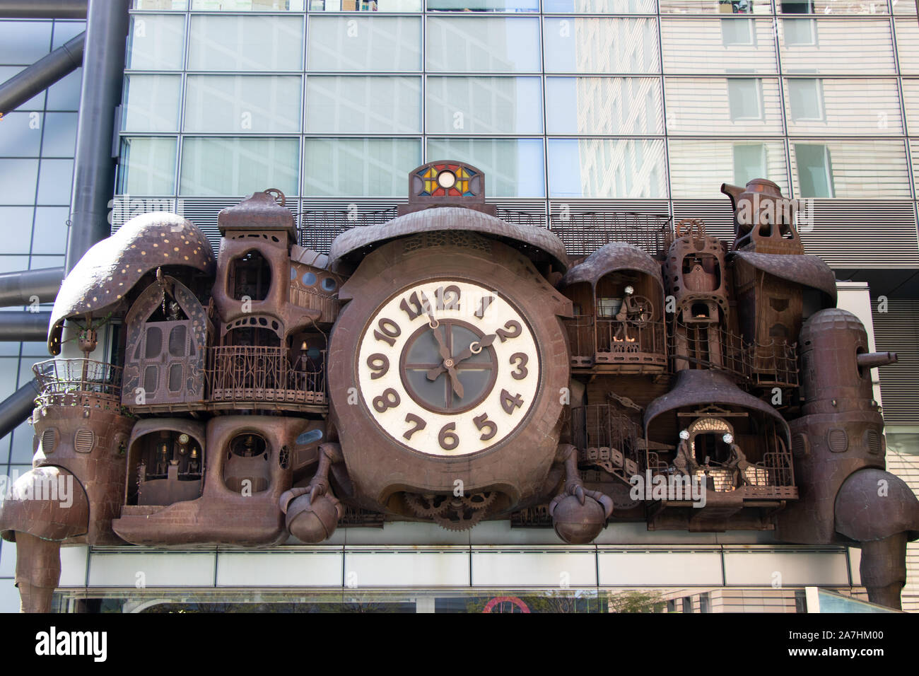 Tokyo, Giappone - 28 Aprile 2019 : Il gigante Ghibli orologio che trova in Nittele Tower (sede della Nippon Television) Foto Stock