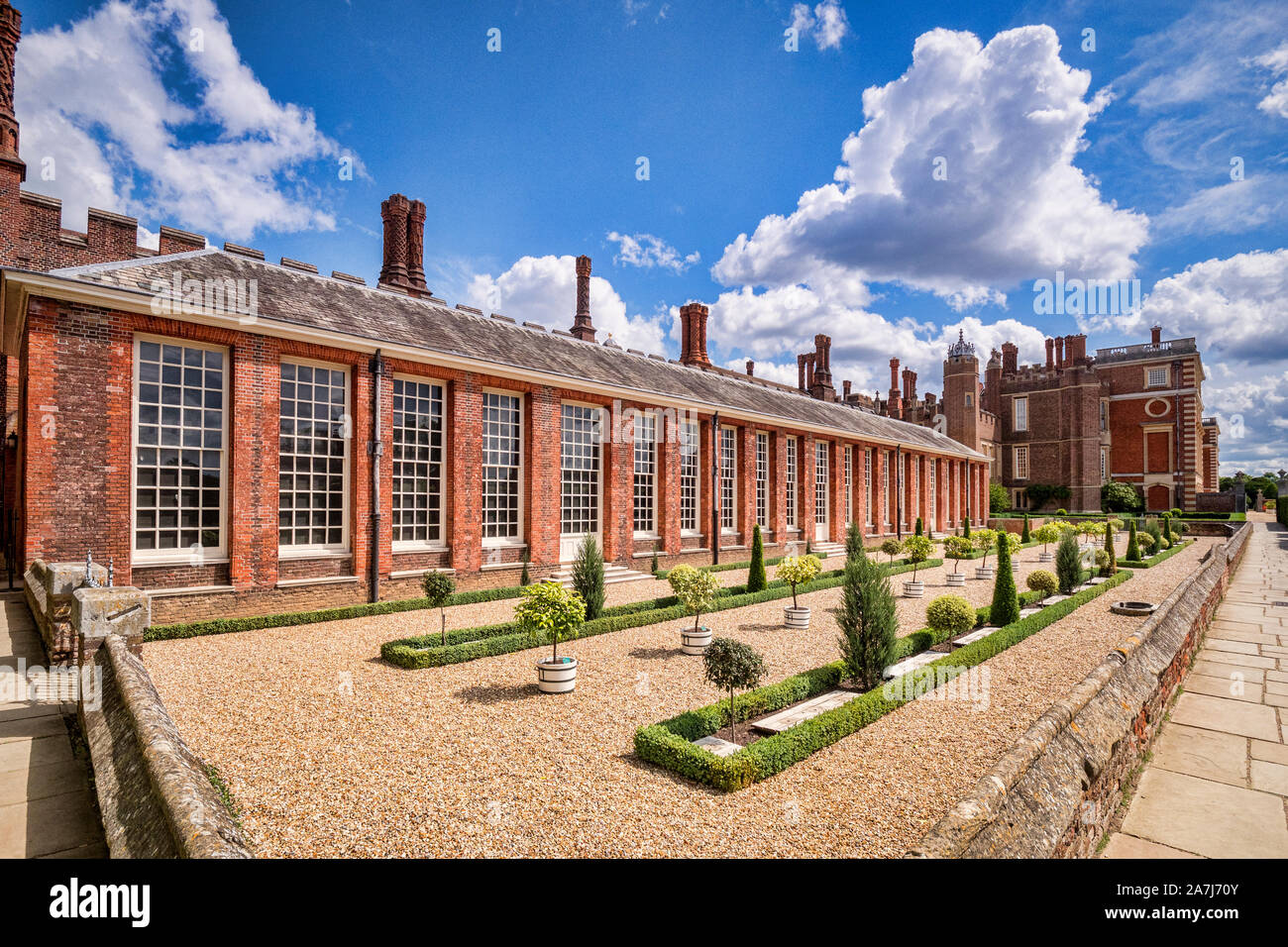 9 Giugno 2019: Richmond upon Thames, London, Regno Unito - l'Orangery a Hampton Court Palace, l'ex residenza reale nella zona ovest di Londra. Foto Stock