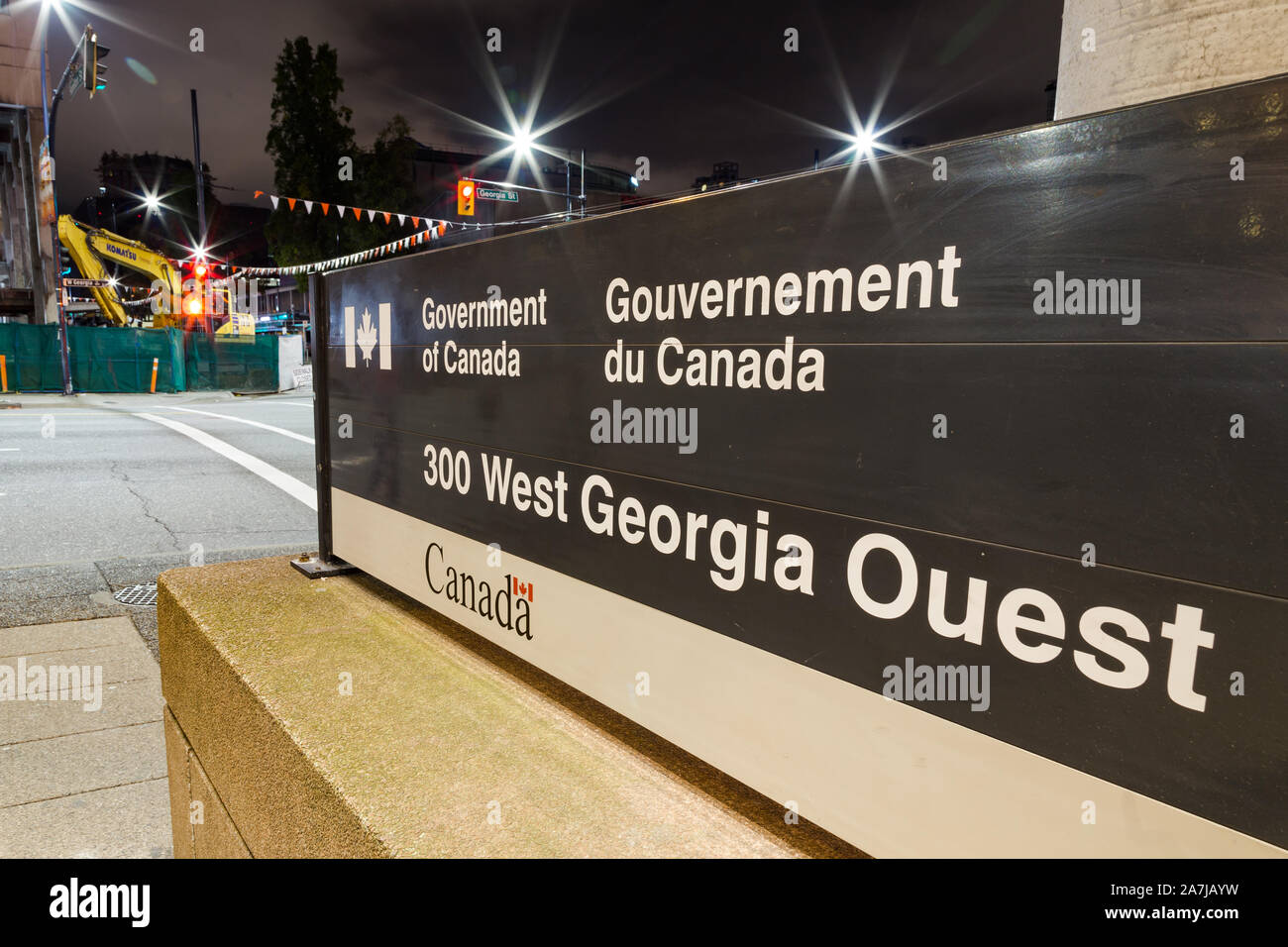 VANCOUVER, BC, Canada - Ott 05, 2019: il governo del Canada in costruzione su West Georgia Street nel centro cittadino di Vancouver. Foto Stock