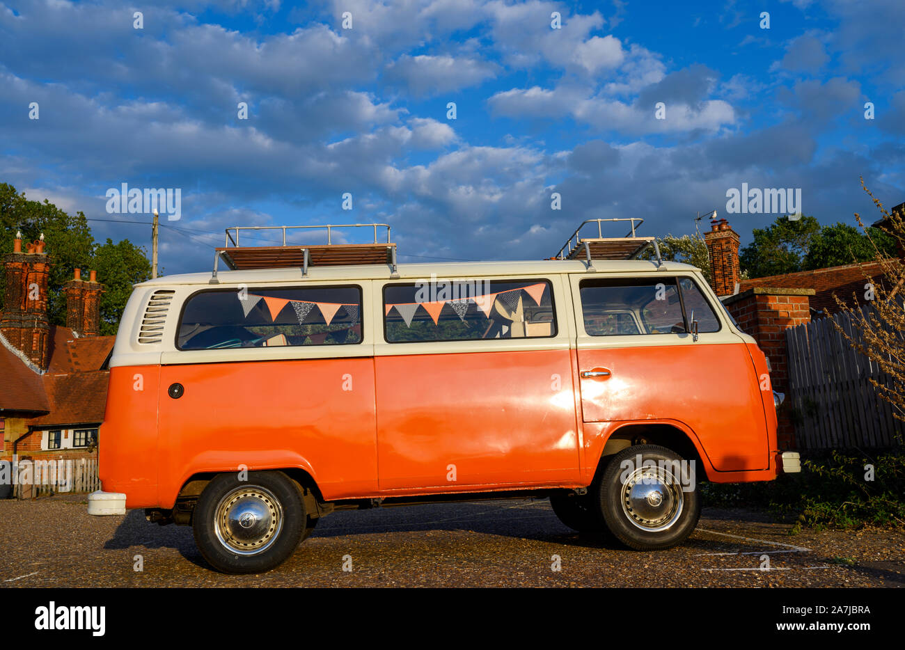 A partire dagli anni settanta VW camper van Foto Stock