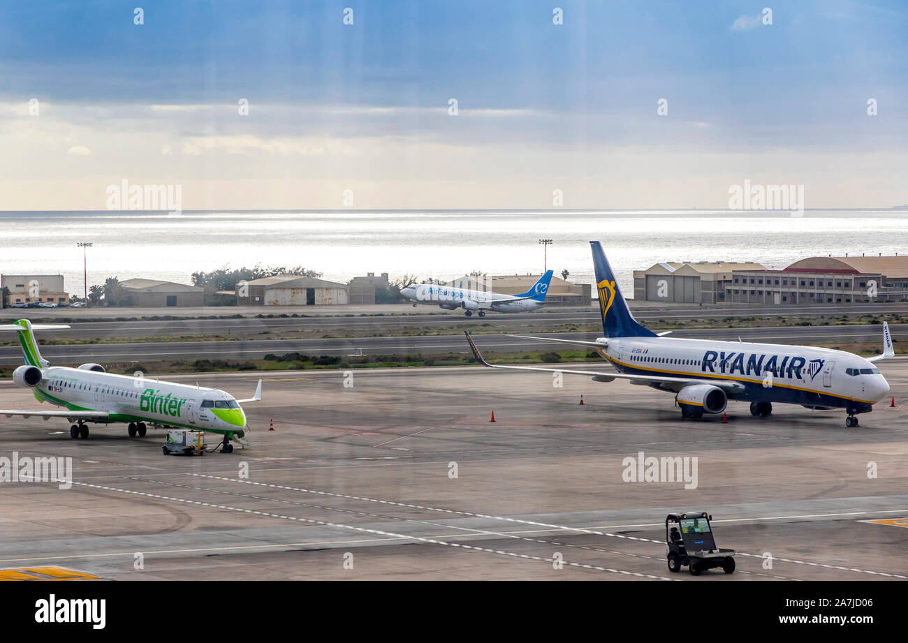 Las Palmas de Gran Canaria, Spagna - 13 dicembre 2018: Boeing 737-85P (reg.numero CE-MVY), operati da Air Europa di decollare dal Las Pal Foto Stock