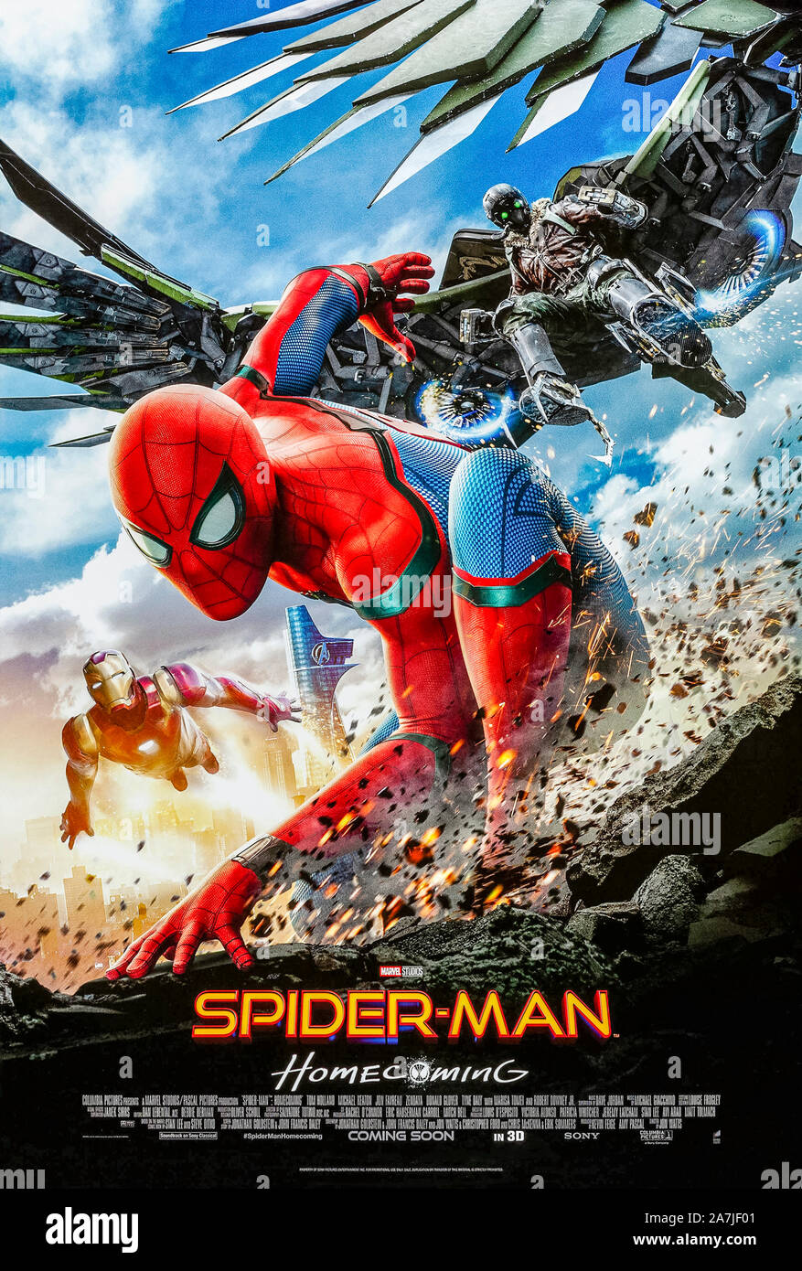 Spider-Man Homecoming (2017) diretto da Jon Watts e interpretato da Tom Holland, Michael Keaton e Robert Downey Jr. Peter Parker prende il Vulture e la sua tecnologia aliena. Foto Stock