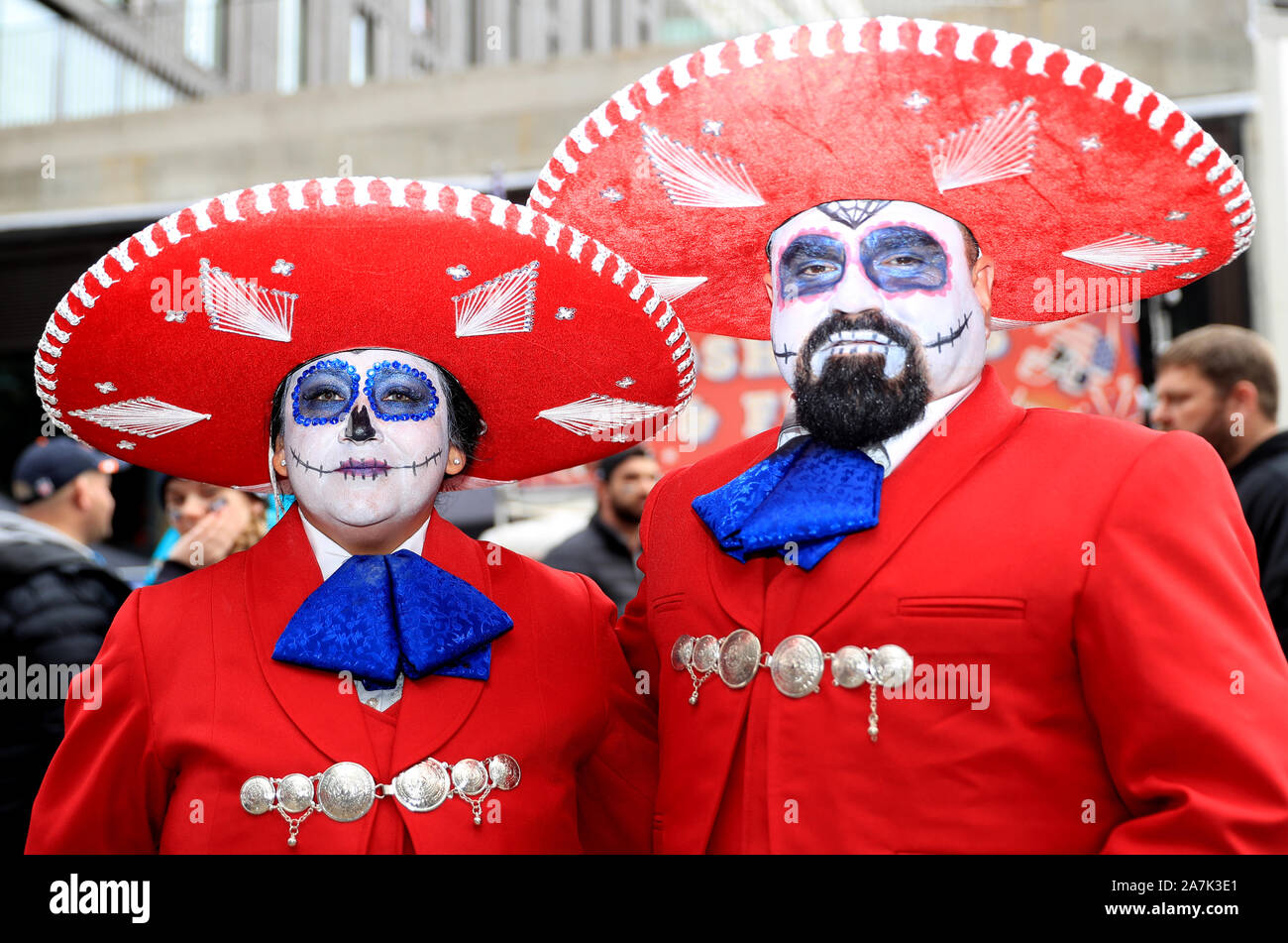 Houston Texans fans prima della NFL serie internazionale corrisponde allo stadio di Wembley, Londra. Foto Stock