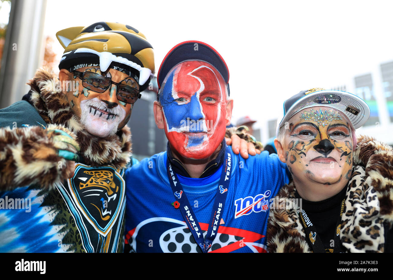 Houston Texans e Jacksonville Jaguars fans prima della NFL serie internazionale corrisponde allo stadio di Wembley, Londra. Foto Stock