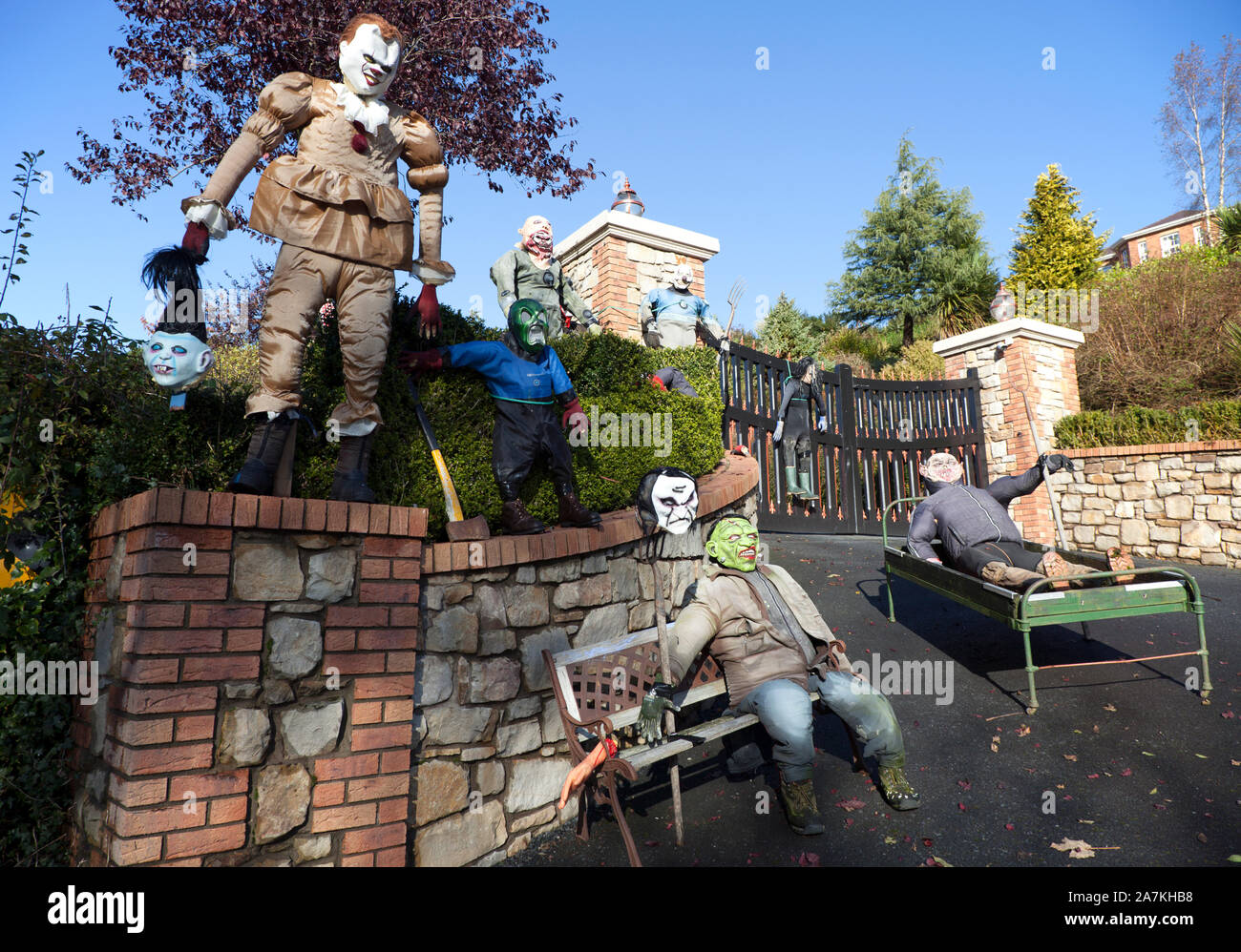 Display di Halloween in un Carrickmacross carraio, Irlanda Foto Stock