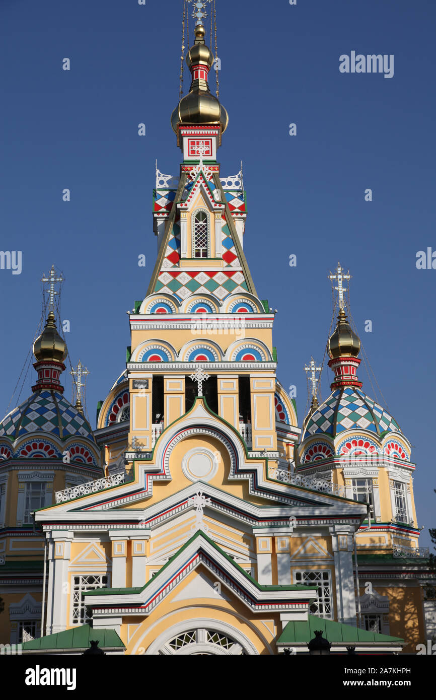 Vista sul Duomo di ascensione, Almaty, Kazakhstan Foto Stock