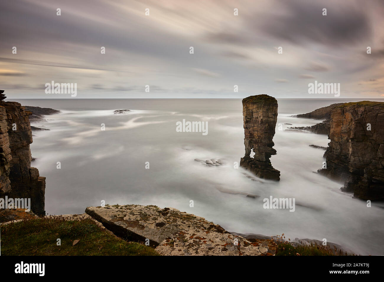 Yesnaby Castello a mare della pila, Yesnaby, Continentale, Orkney, Scozia Foto Stock