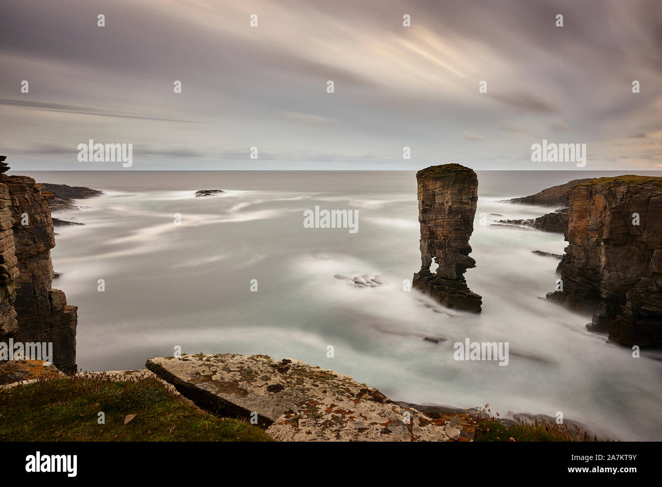 Yesnaby Castello a mare della pila, Yesnaby, Continentale, Orkney, Scozia Foto Stock