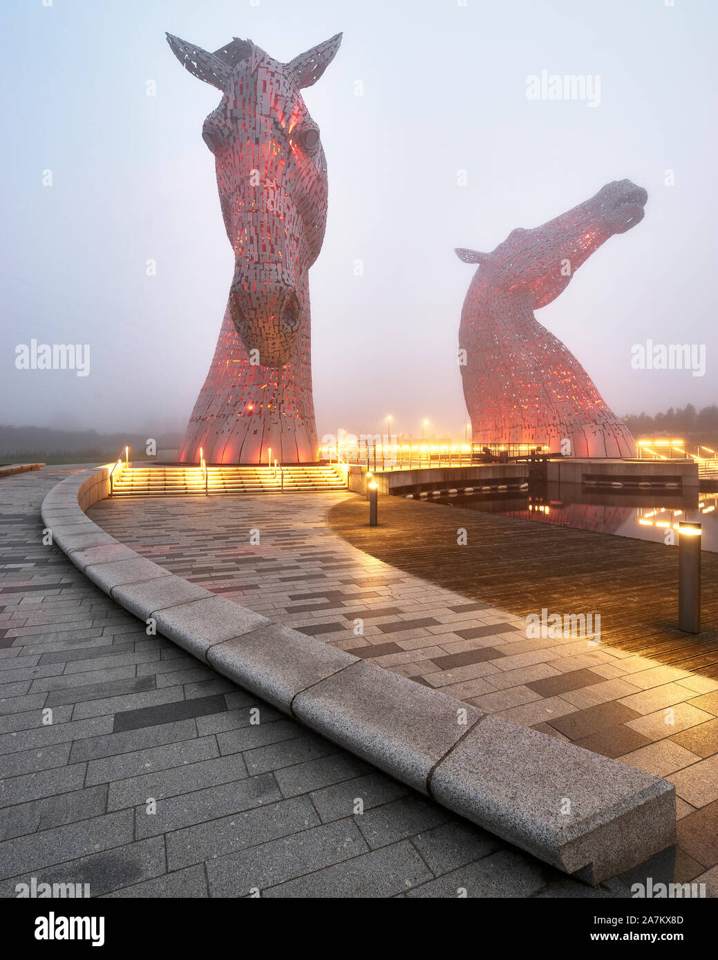 Il Kelpies, Helix Park, Falkirk, Scozia. Sculture di Andy Scott Foto Stock