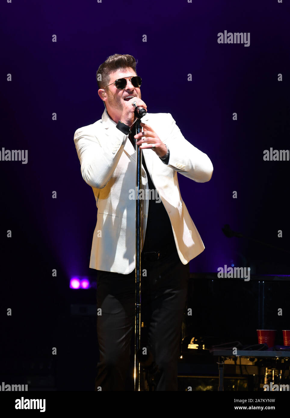 Il 2 novembre 2019, Norfolk, Virginia, Stati Uniti d'America: ''l'Sketchbook Tour" porta ROBIN THICKE all'Arena Chartway presso Old Dominion University in Norfolk, Virginia il 2 novembre 2019.Â© Jeff Moore (credito Immagine: © Jeff Moore/ZUMA filo) Foto Stock