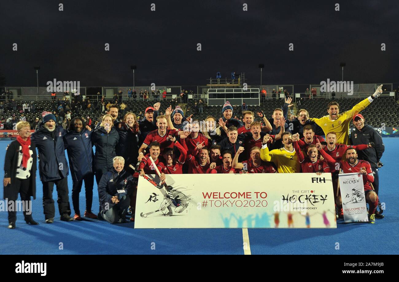 Londra, Regno Unito. 3 novembre 2019. La Gran Bretagna team celebrare. Gran Bretagna v della Malaysia. FIH Mens Olympic hockey qualificatore. Lee Valley hockey e il centro tennis. Stratford. Londra. Regno Unito. Credito Bowden Garry/Sport in immagini/Alamy Live News. Foto Stock