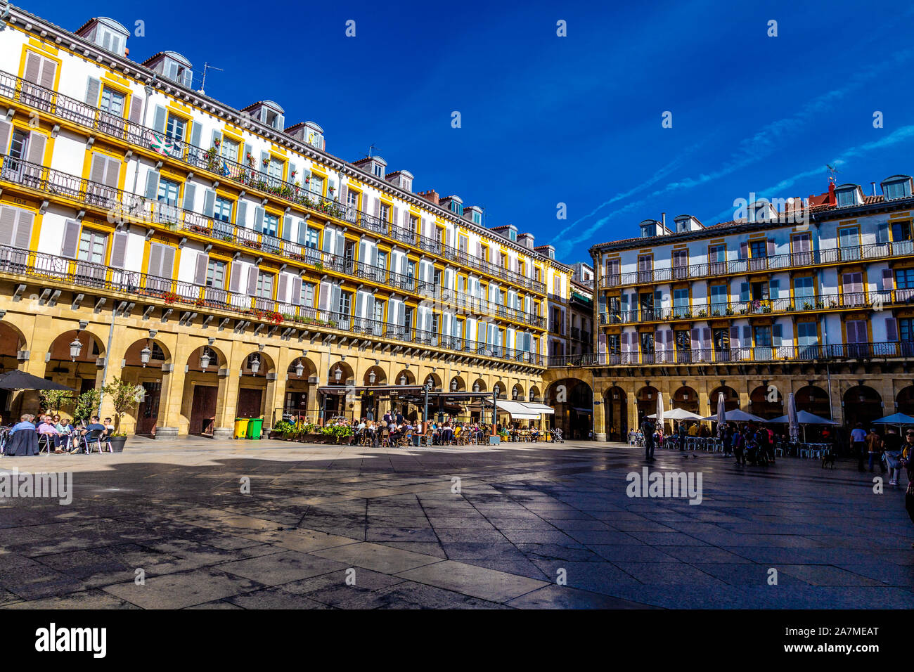 Plaza de la Constitución nella città vecchia di San Sebastian, Spagna Foto Stock