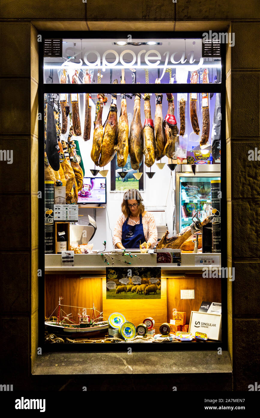 Salumeria Gourmet Zapore Jai nella città vecchia di San Sebastian, Spagna Foto Stock