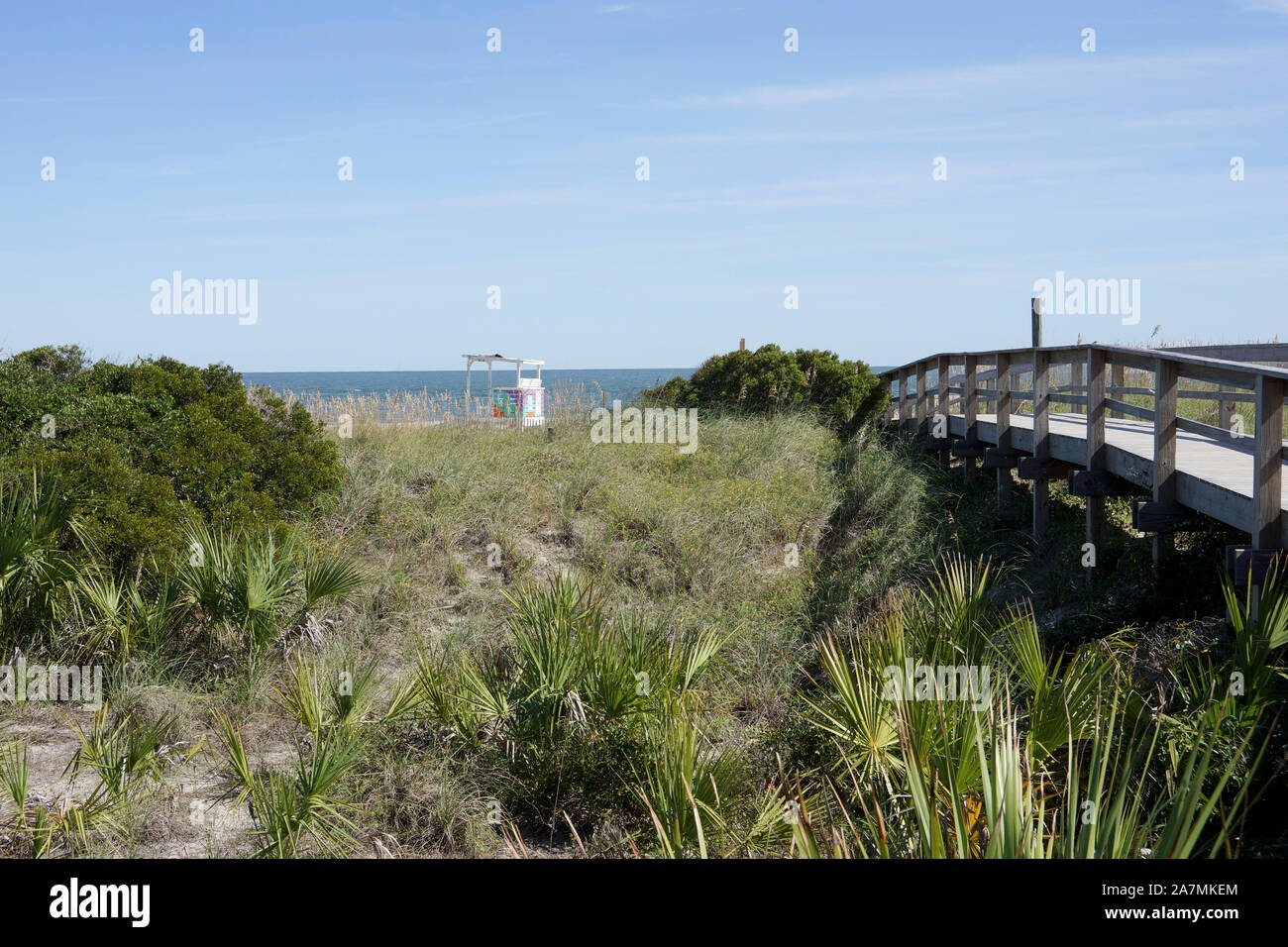 Percorso di legno a Tybee Island Beach vicino a Savannah, Georgia in oktober. Foto Stock