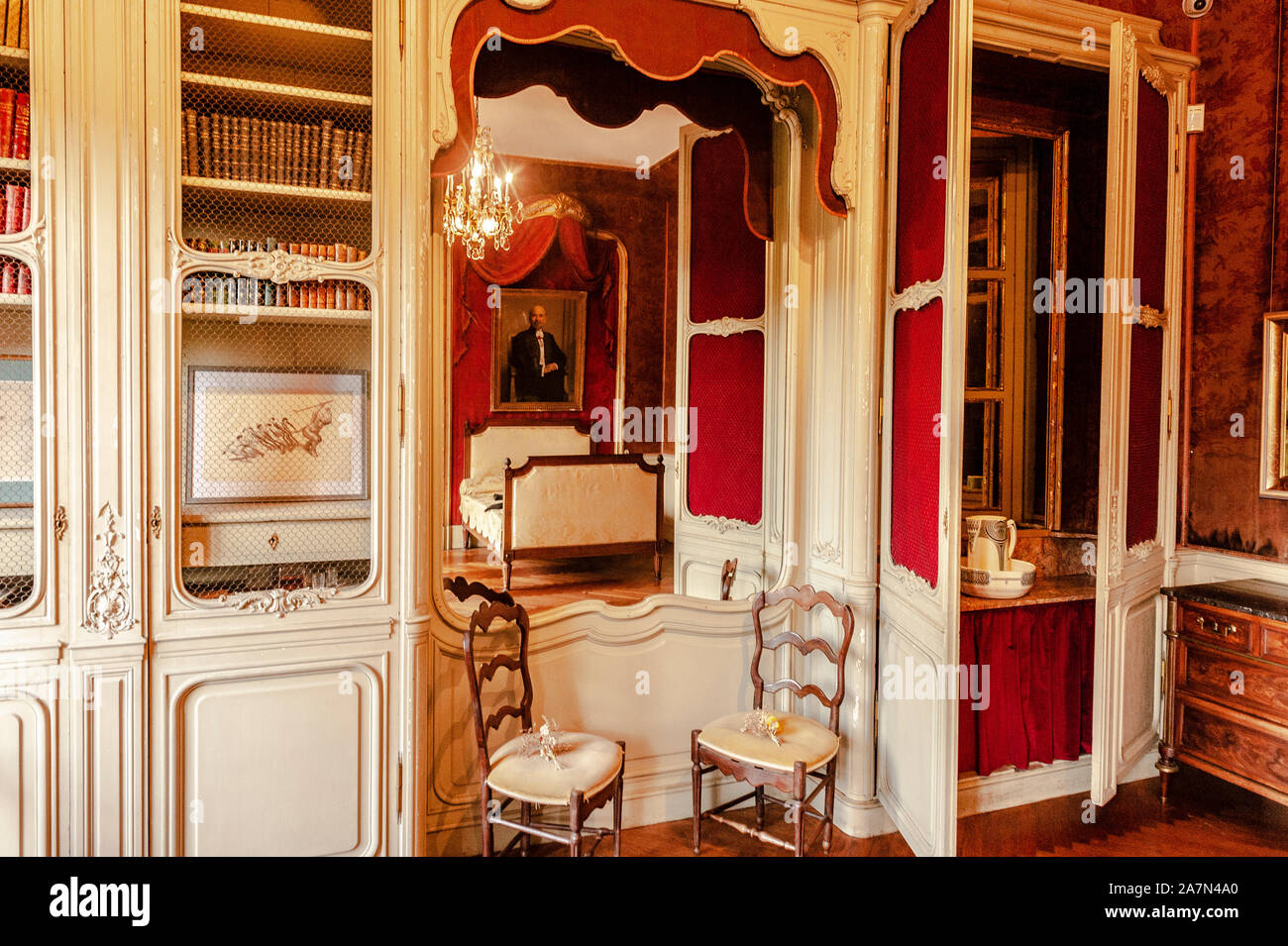La Chambre des invités di Villa Arnaga in Cambo les Bains casa del poeta Edmond Rostand, autore di "Cyrano de Bergerac; Pays Basque, Francia Foto Stock