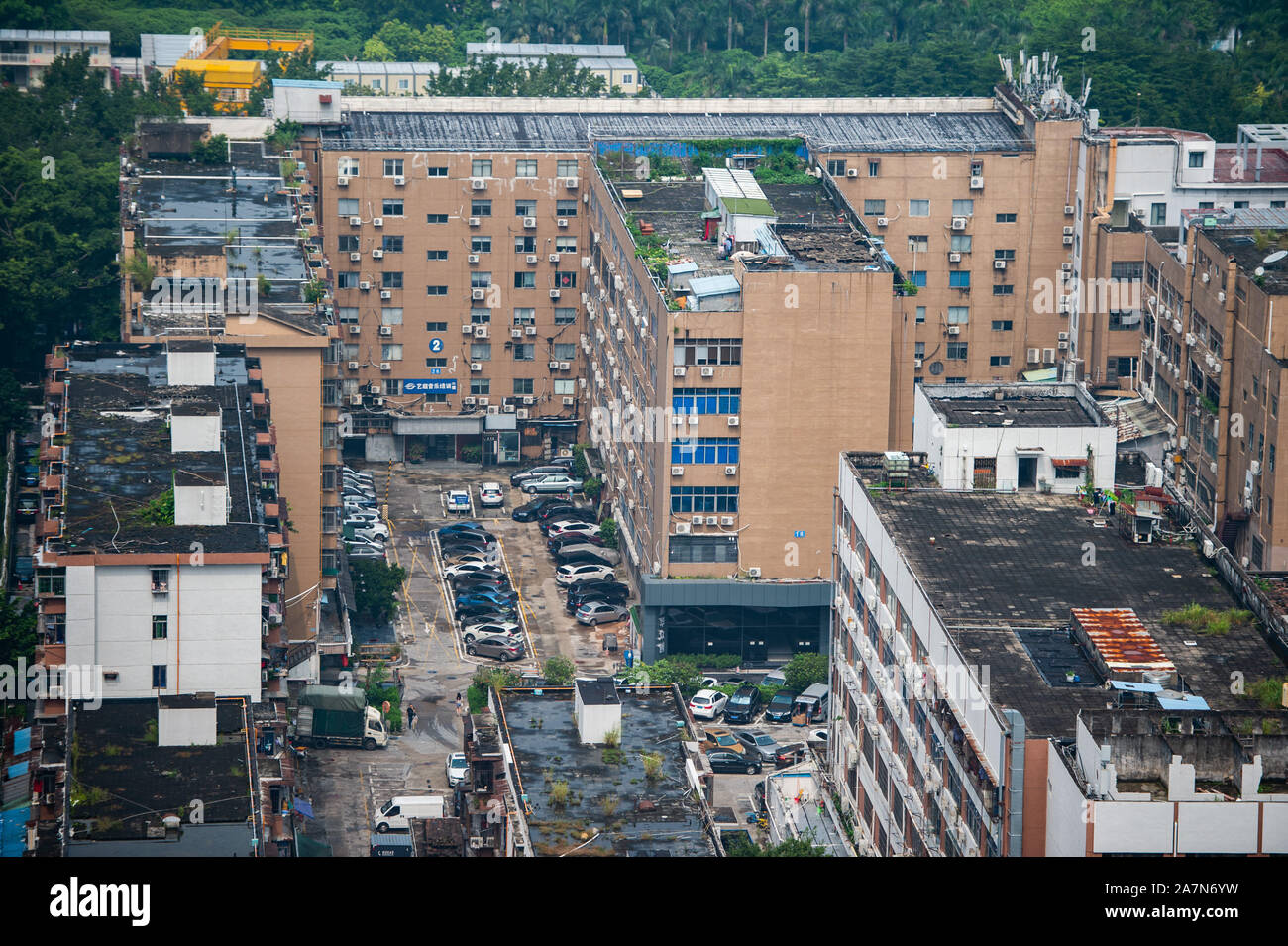 Una veduta aerea della enorme complesso di edifici di Huaqiangbei, che è la più grande nel mondo il mercato elettronico, nella città di Shenzhen, nel sud della Cina di Guang Foto Stock