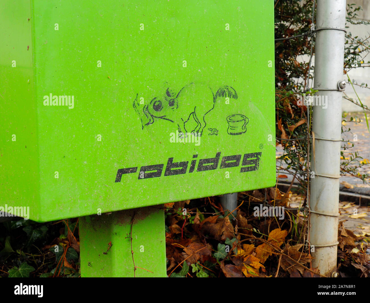 Hundekot-Entsorgungssystem von robidog Foto Stock