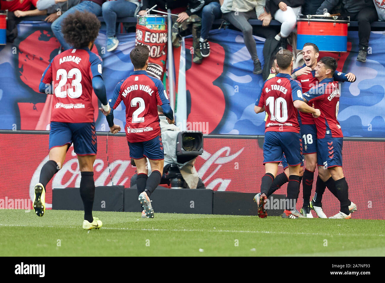 CA Osasuna giocatori festeggiare dopo il calcio spagnolo di La Liga Santander, match tra CA Osasuna e Deportivo AS Roma al Sadar Stadium, in Pamplona.(punteggio finale; CA Osasuna 4:2 Deportivo US Lecce) Foto Stock